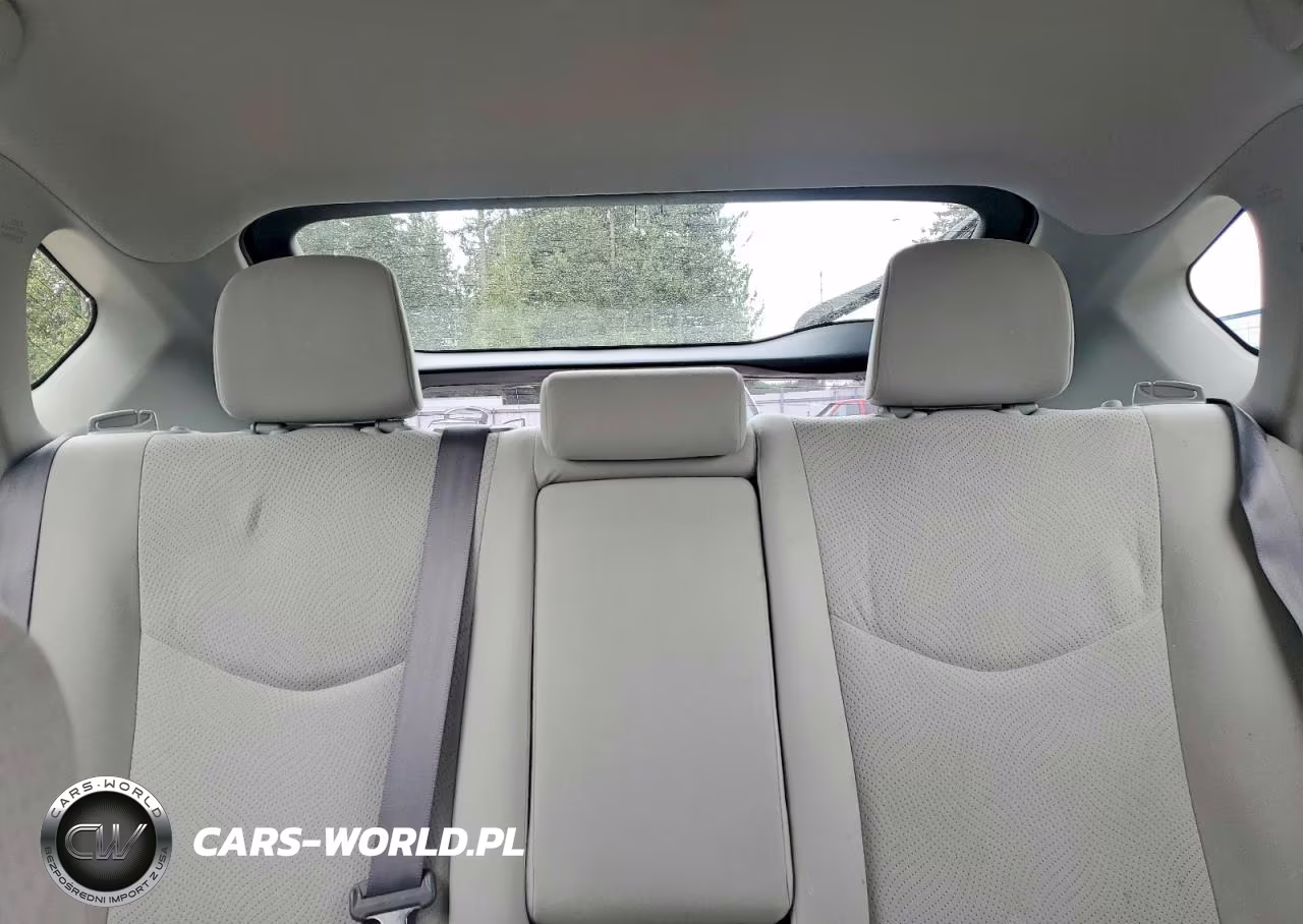 2013 Toyota Prius Two VIN:JTDKN3DU8D5683115 - 10