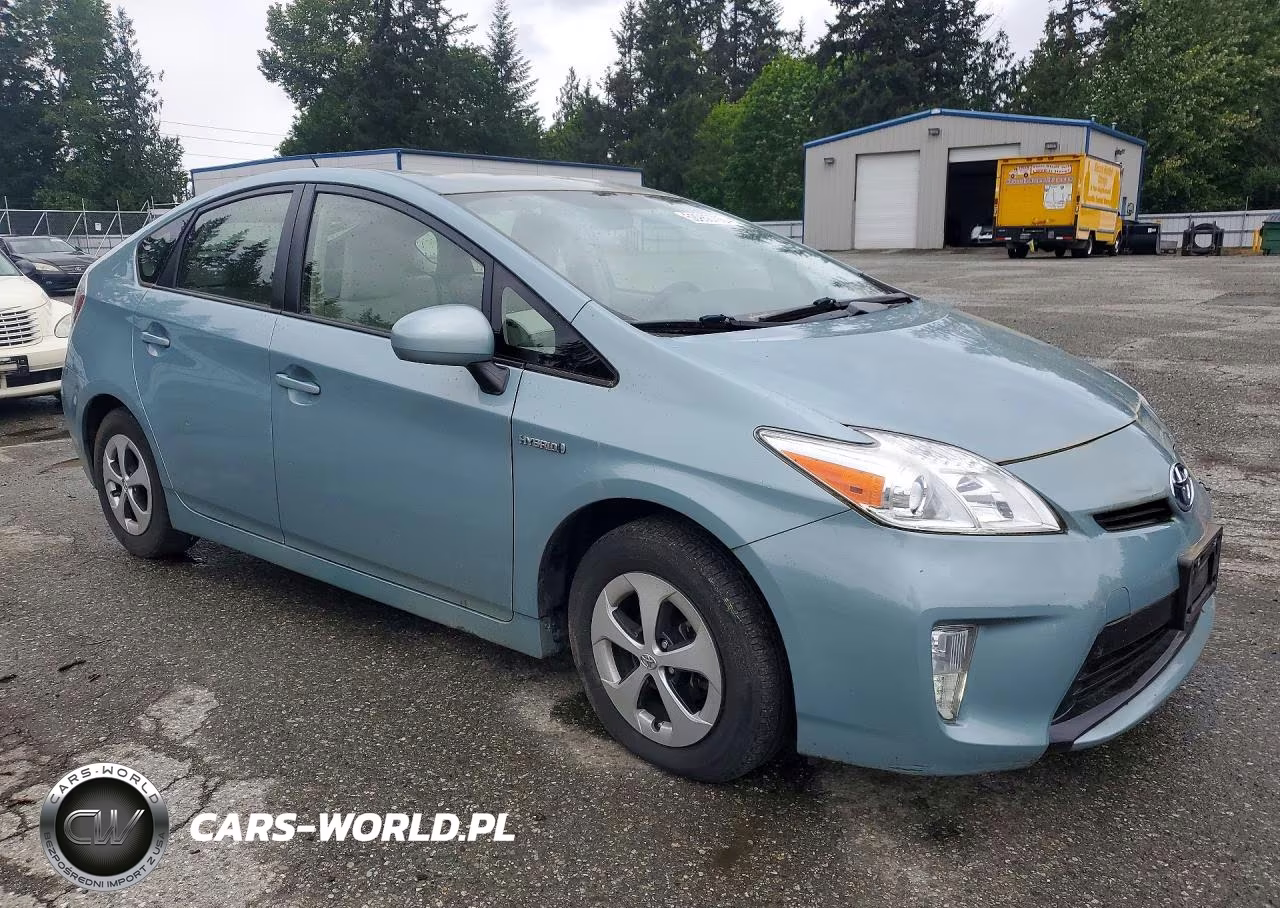 2013 Toyota Prius Two VIN:JTDKN3DU8D5683115 - 4