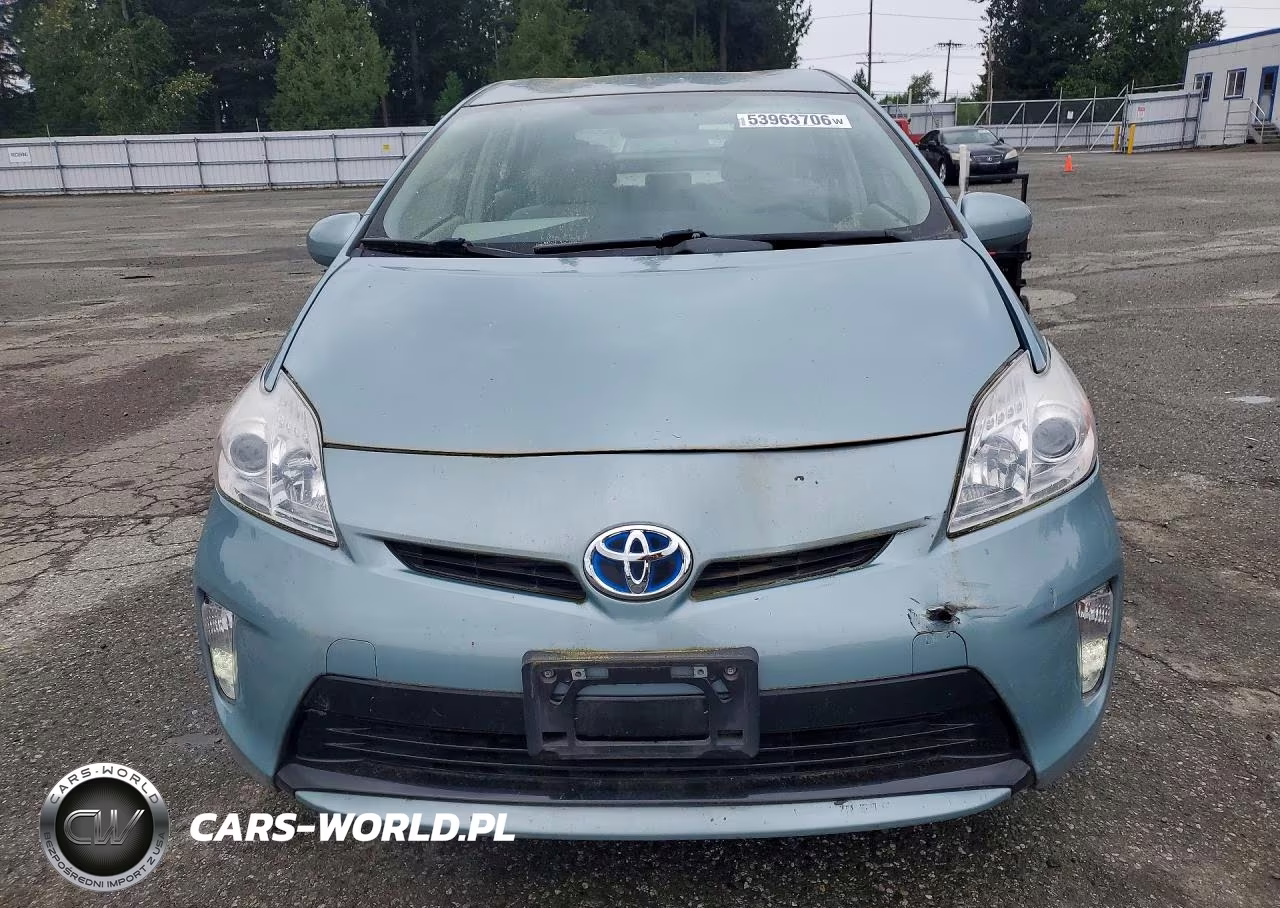 2013 Toyota Prius Two VIN:JTDKN3DU8D5683115 - 5