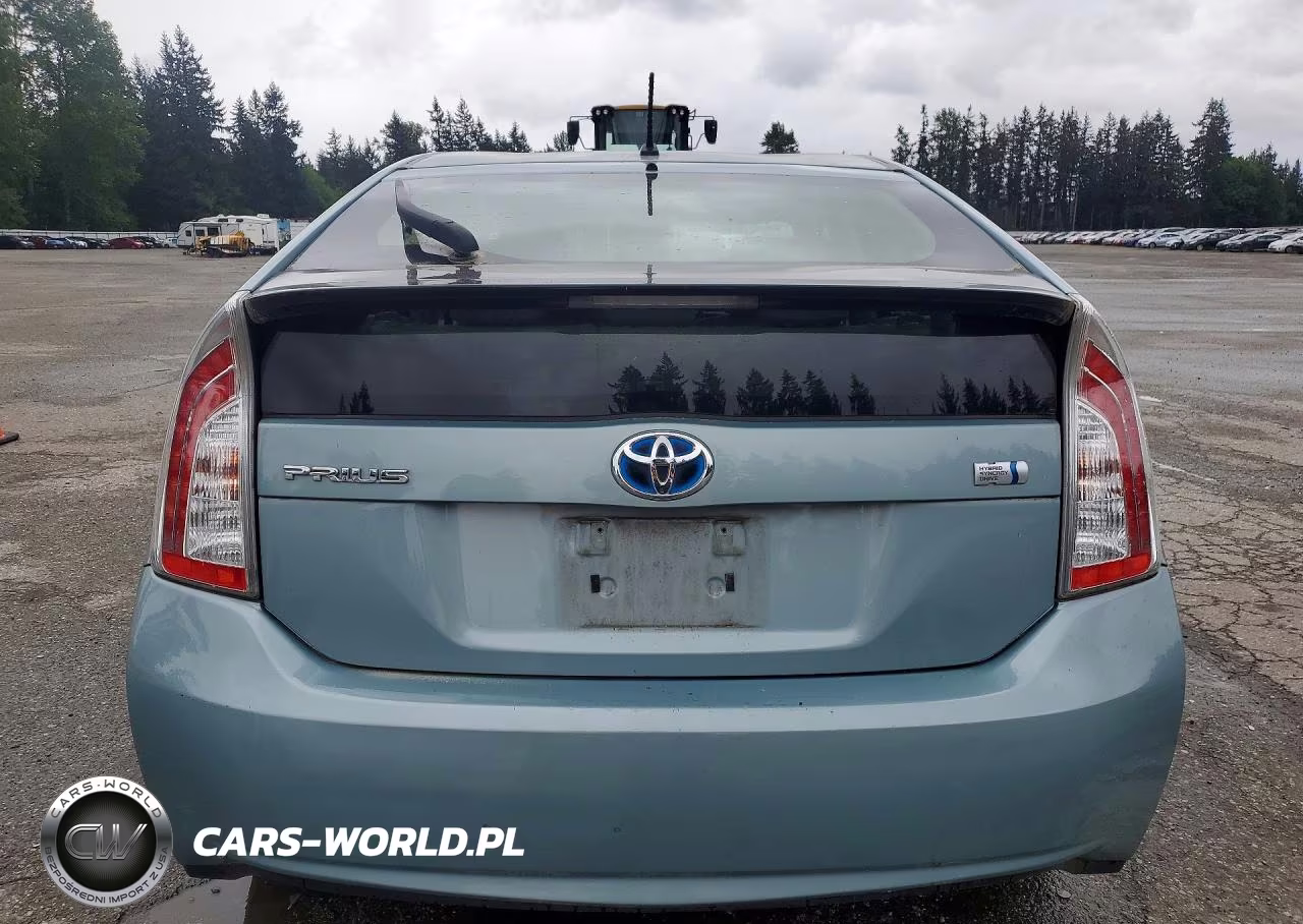 2013 Toyota Prius Two VIN:JTDKN3DU8D5683115 - 6
