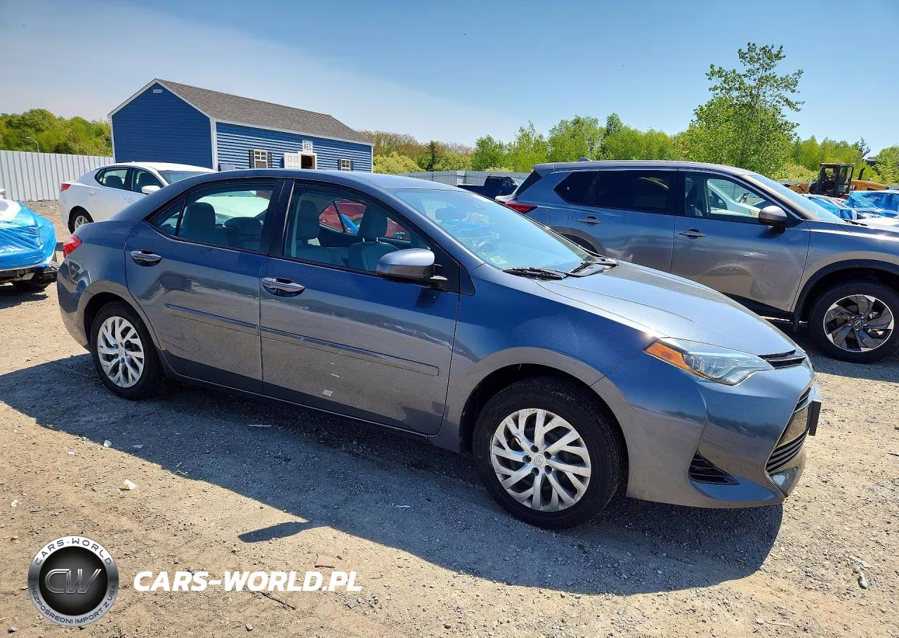 2018 Toyota Corolla Le VIN:2T1BURHE1JC077646 - 4