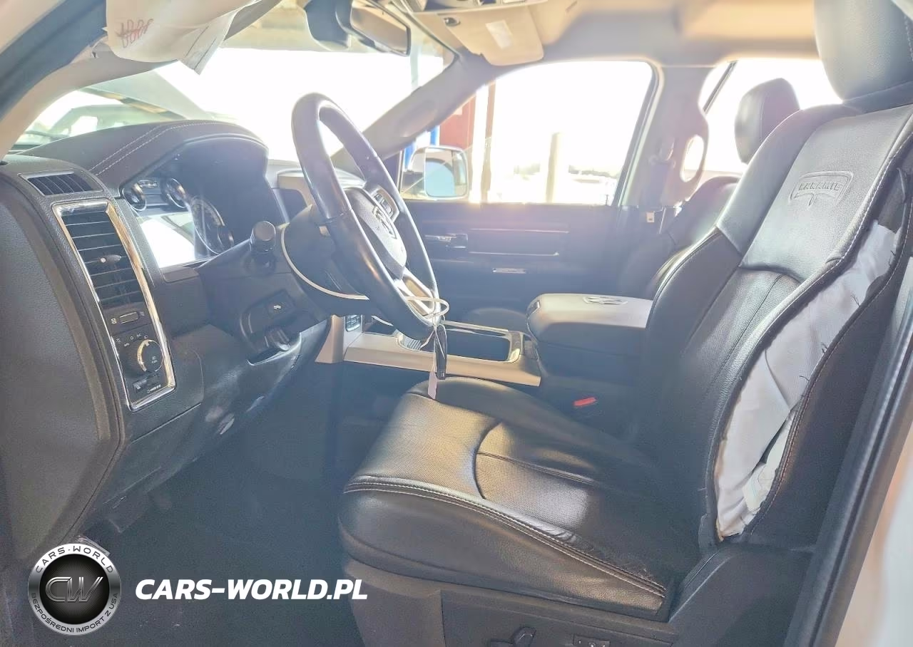 2019 Ram 1500 Classic Laramie VIN:1C6RR7NM5KS749389 - 7