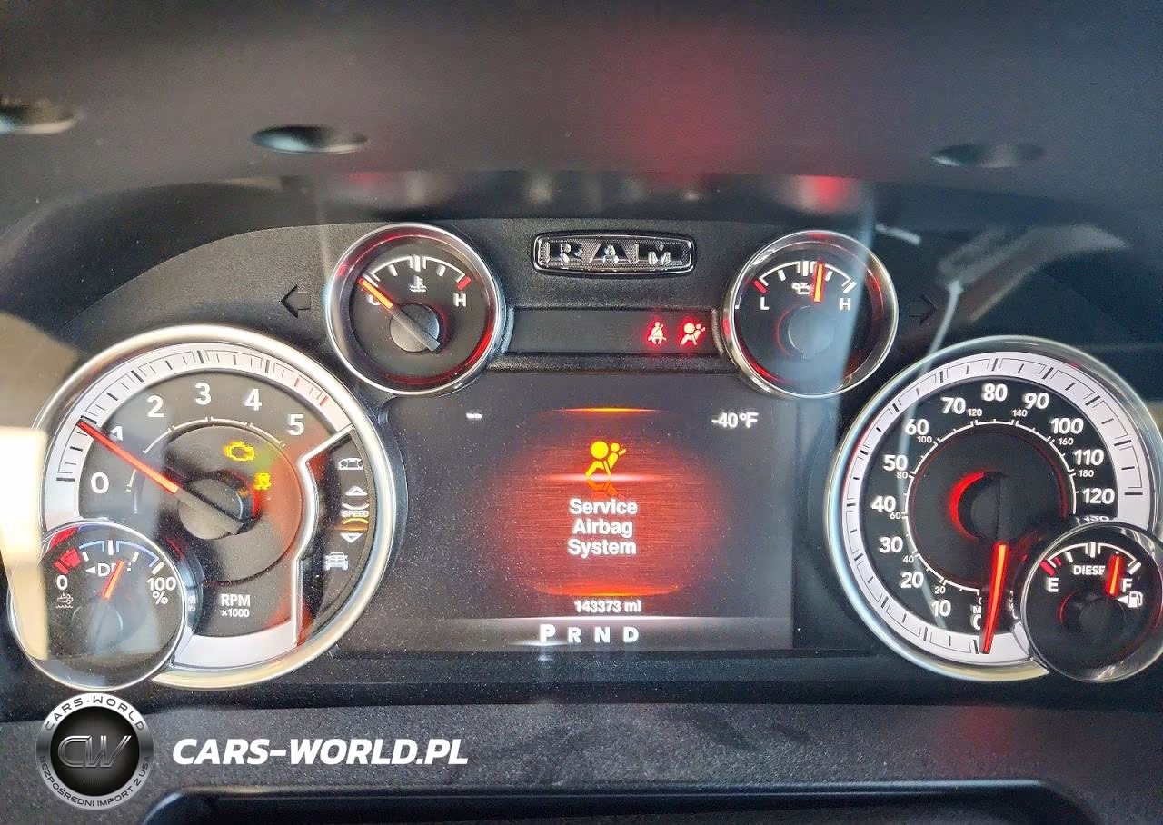2019 Ram 1500 Classic Laramie VIN:1C6RR7NM5KS749389 - 9