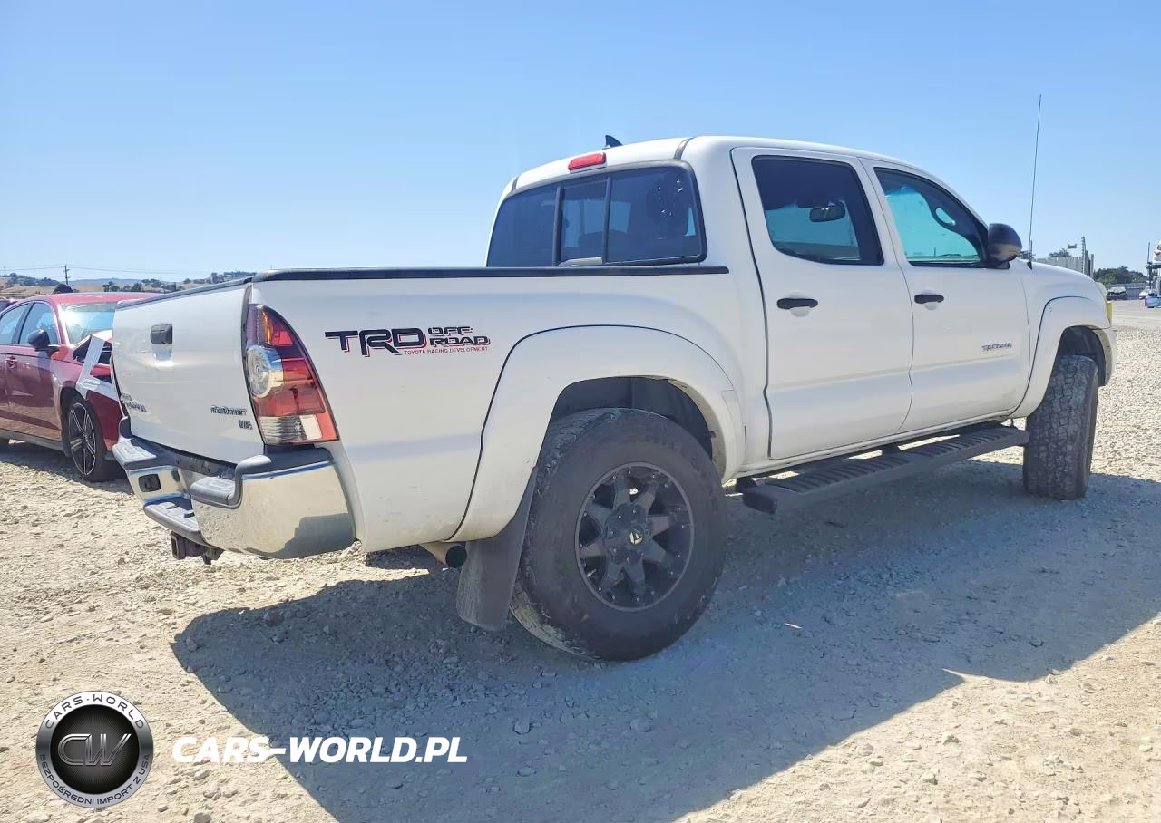 2012 Toyota Tacoma Double Cab Prerunner VIN:3TMJU4GN1CM135779 - 3