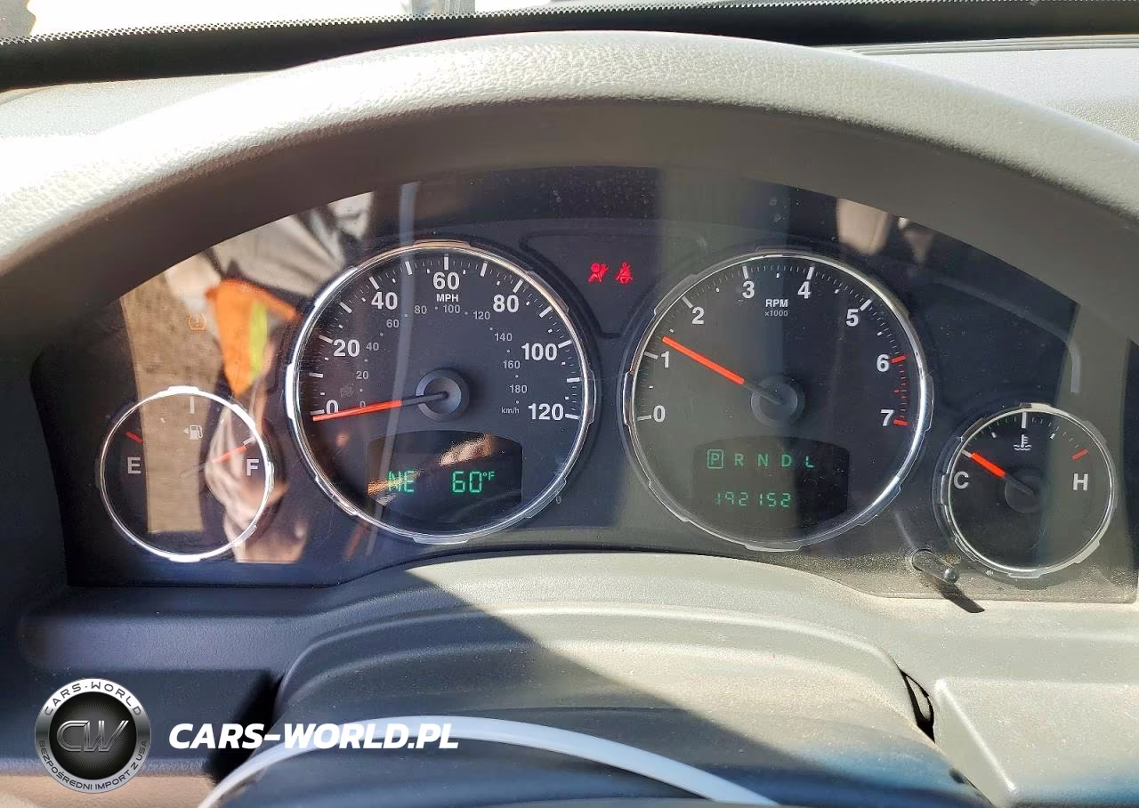 2008 Jeep Liberty Sport VIN:1J8GP28K38W156370 - 9