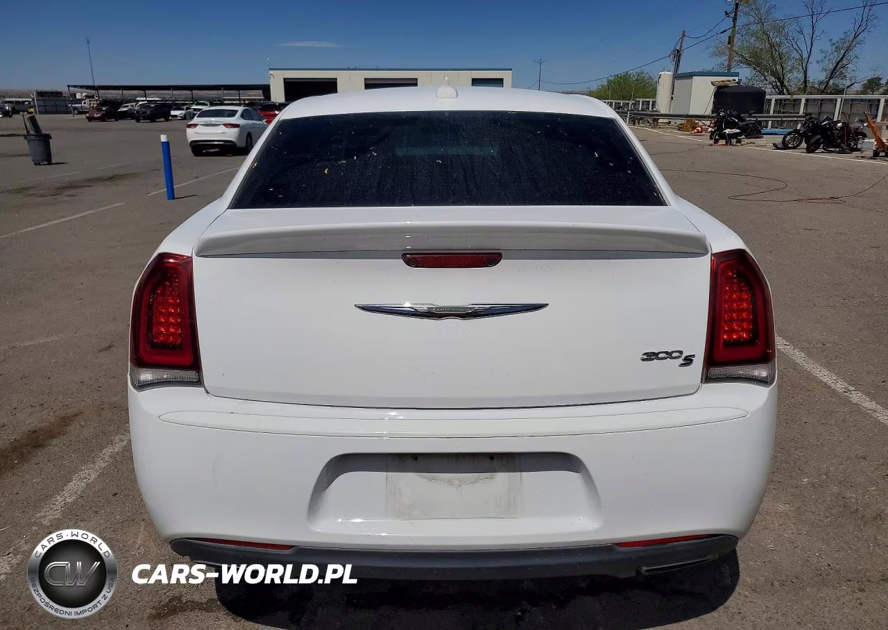 2018 Chrysler 300 S VIN:2C3CCABG8JH191561 - 6