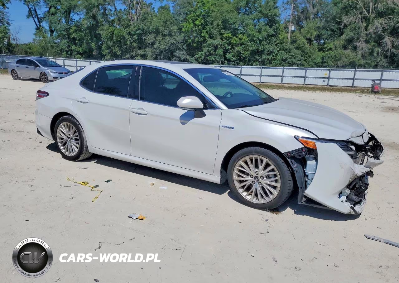 2018 Toyota Camry Hybrid Xle VIN:4T1B21HK3JU002734 - 4