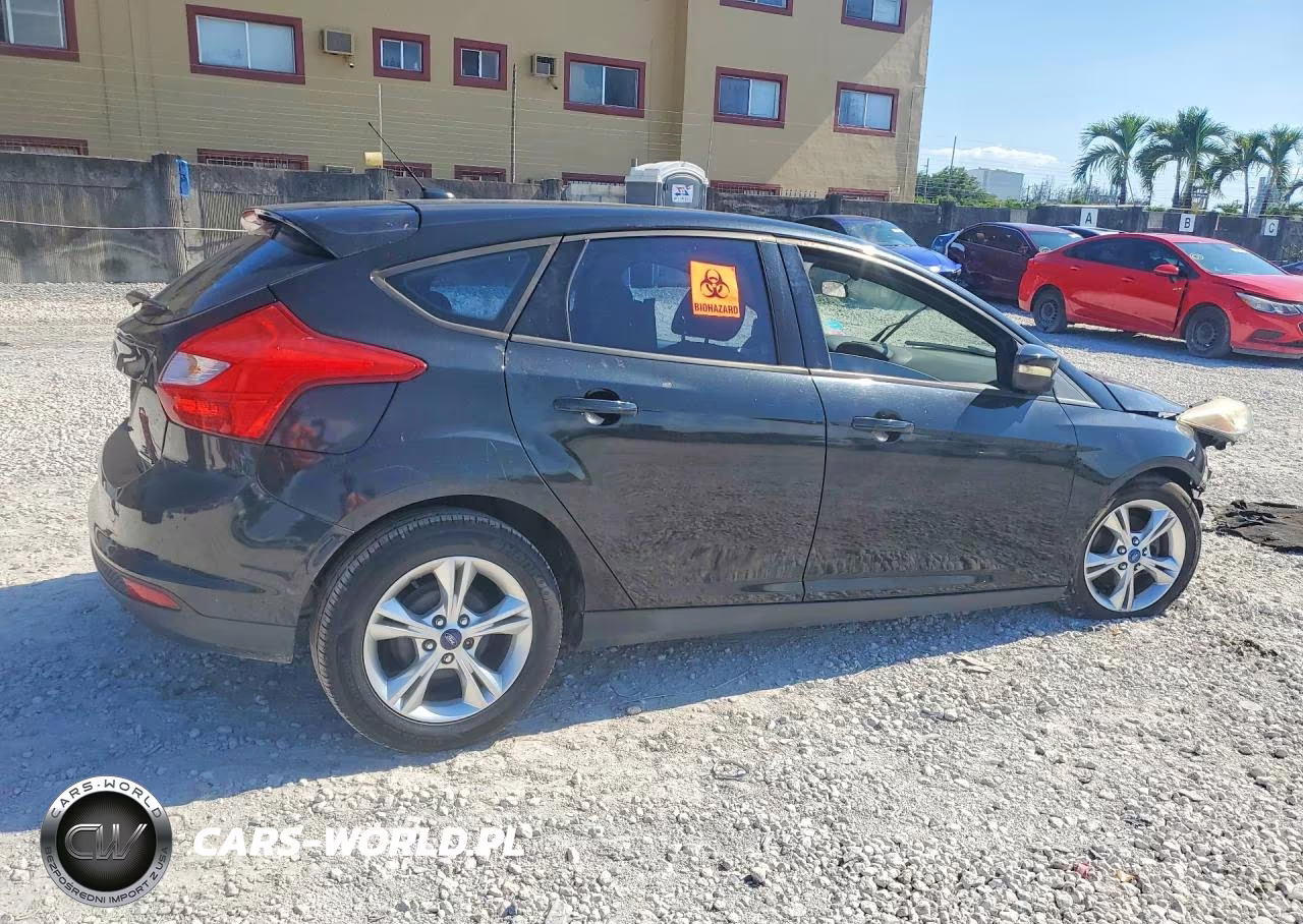 2014 Ford Focus Se VIN:1FADP3K25EL203698 - 3