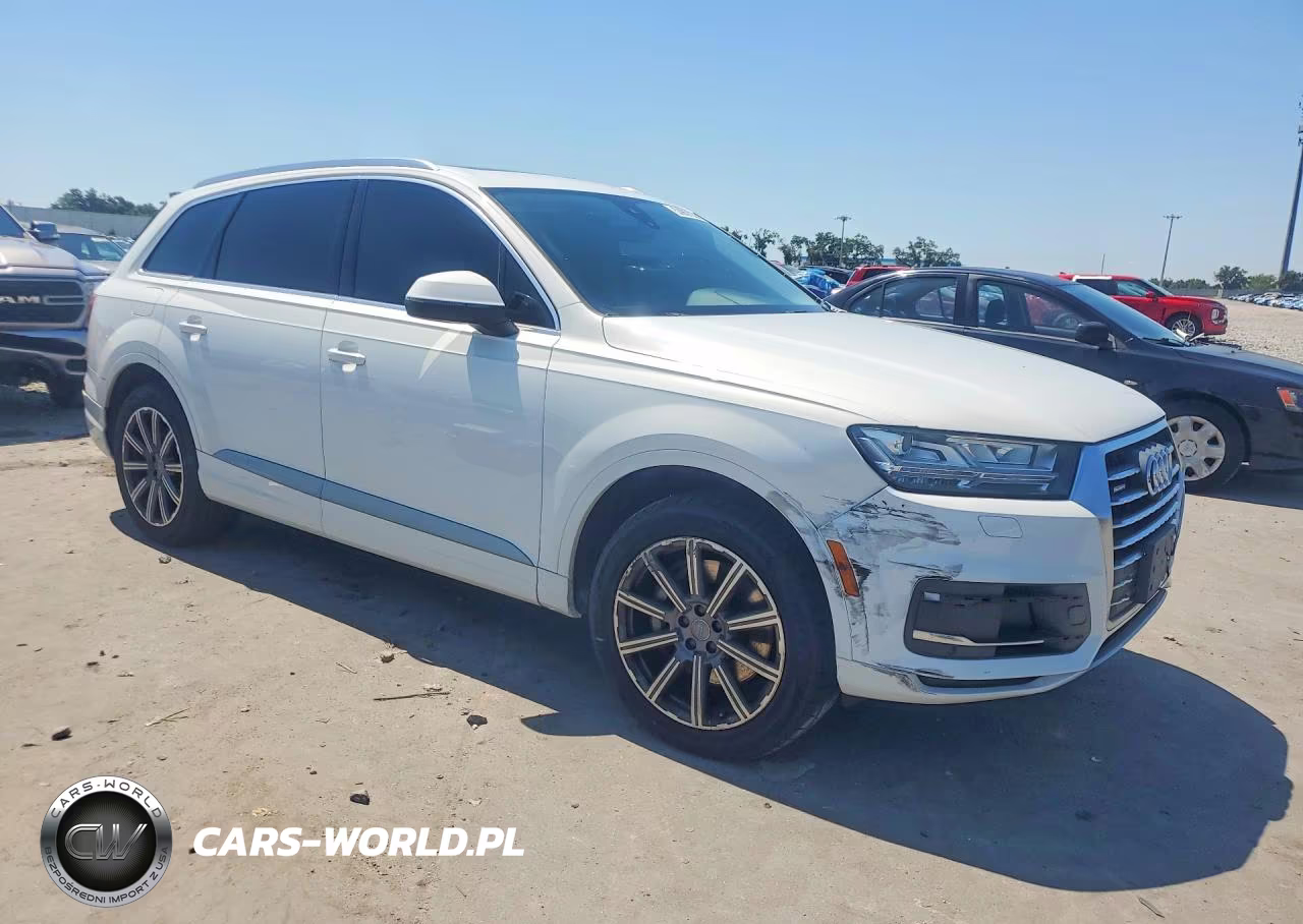 2017 Audi Q7 Premium Plus VIN:WA1LHAF77HD037948 - 4