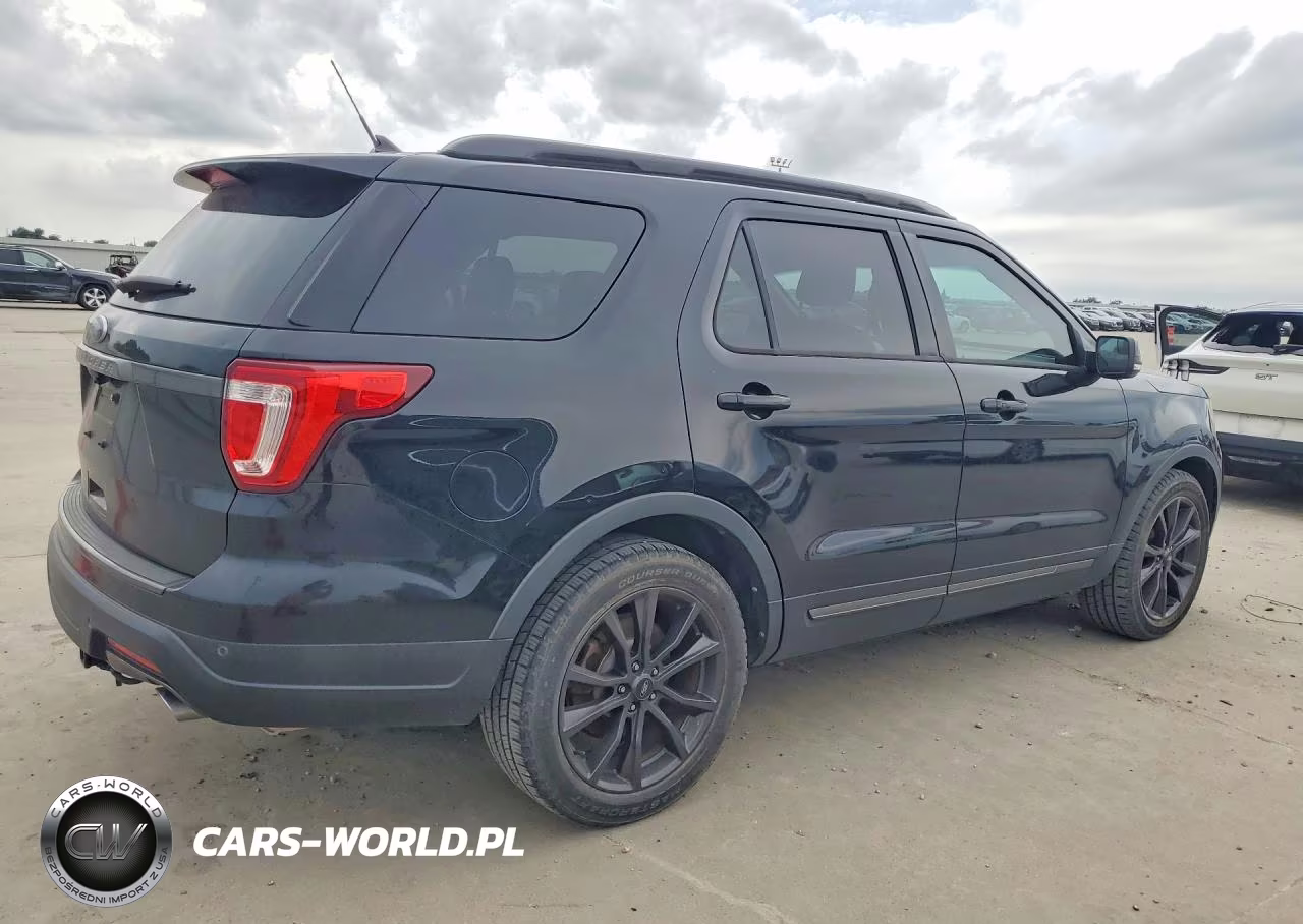 2018 Ford Explorer Xlt VIN:1FM5K7D85JGC85369 - 3