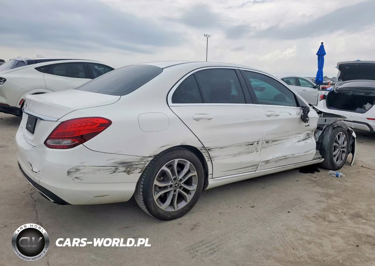 2018 Mercedes-Benz C 300 VIN:55SWF4JB1JU264295 - 3