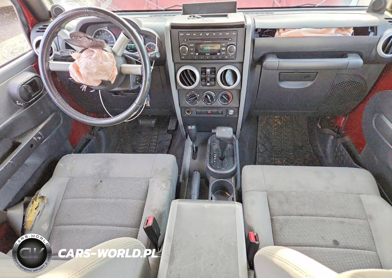 2008 Jeep Wrangler Unlimited Sahara VIN:1J4GA59158L552828 - 8
