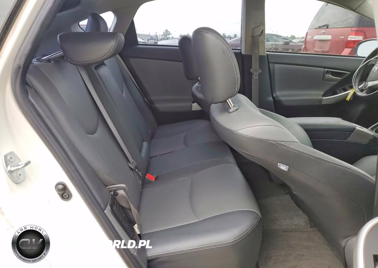 2015 Toyota Prius Four VIN:JTDKN3DU7F0405113 - 10