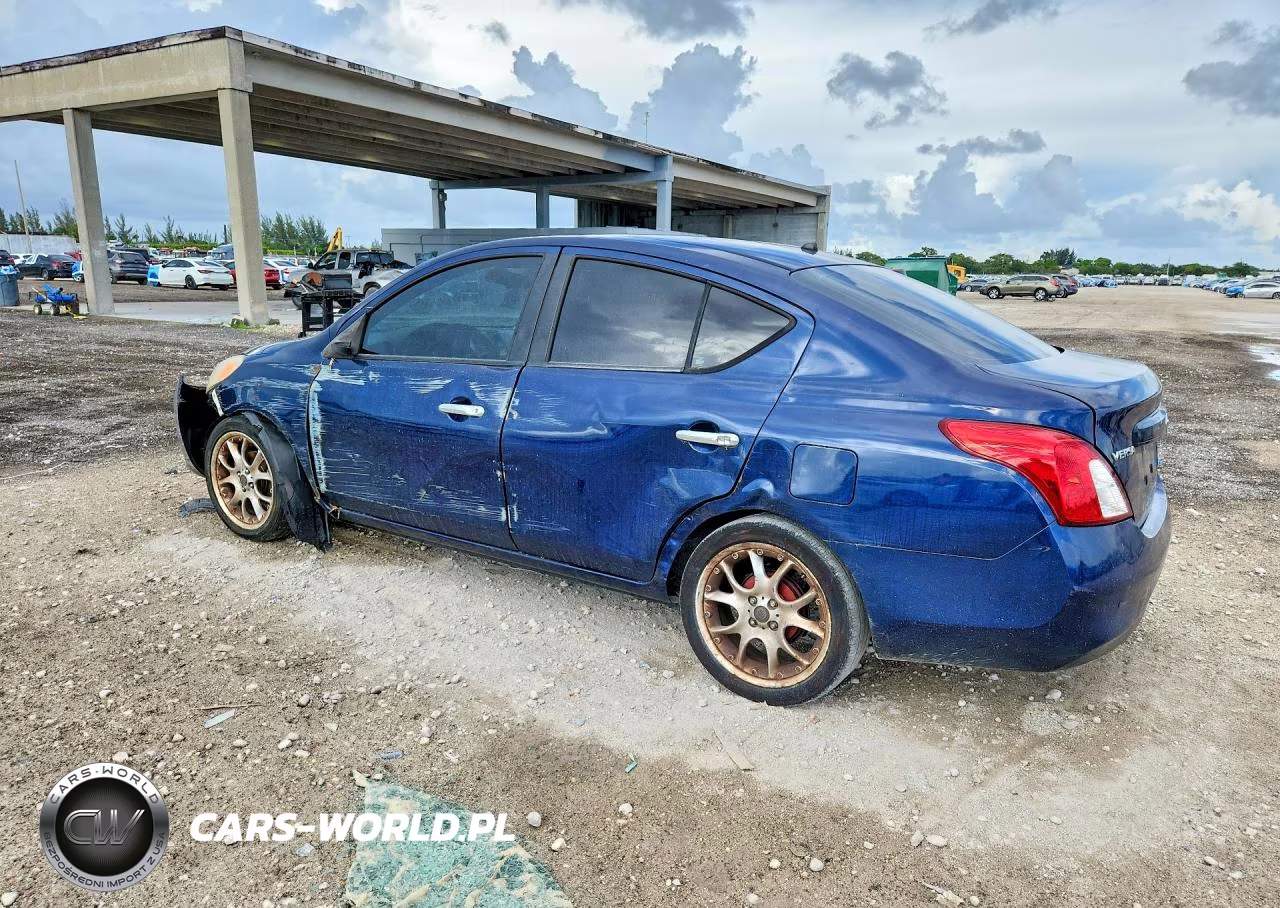 2012 Nissan Versa 1.6 S VIN:3N1CN7AP5CL815324 - 2