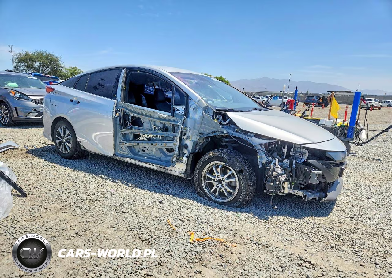 2019 Toyota Prius Prime Premium VIN:JTDKARFP2K3116168 - 4