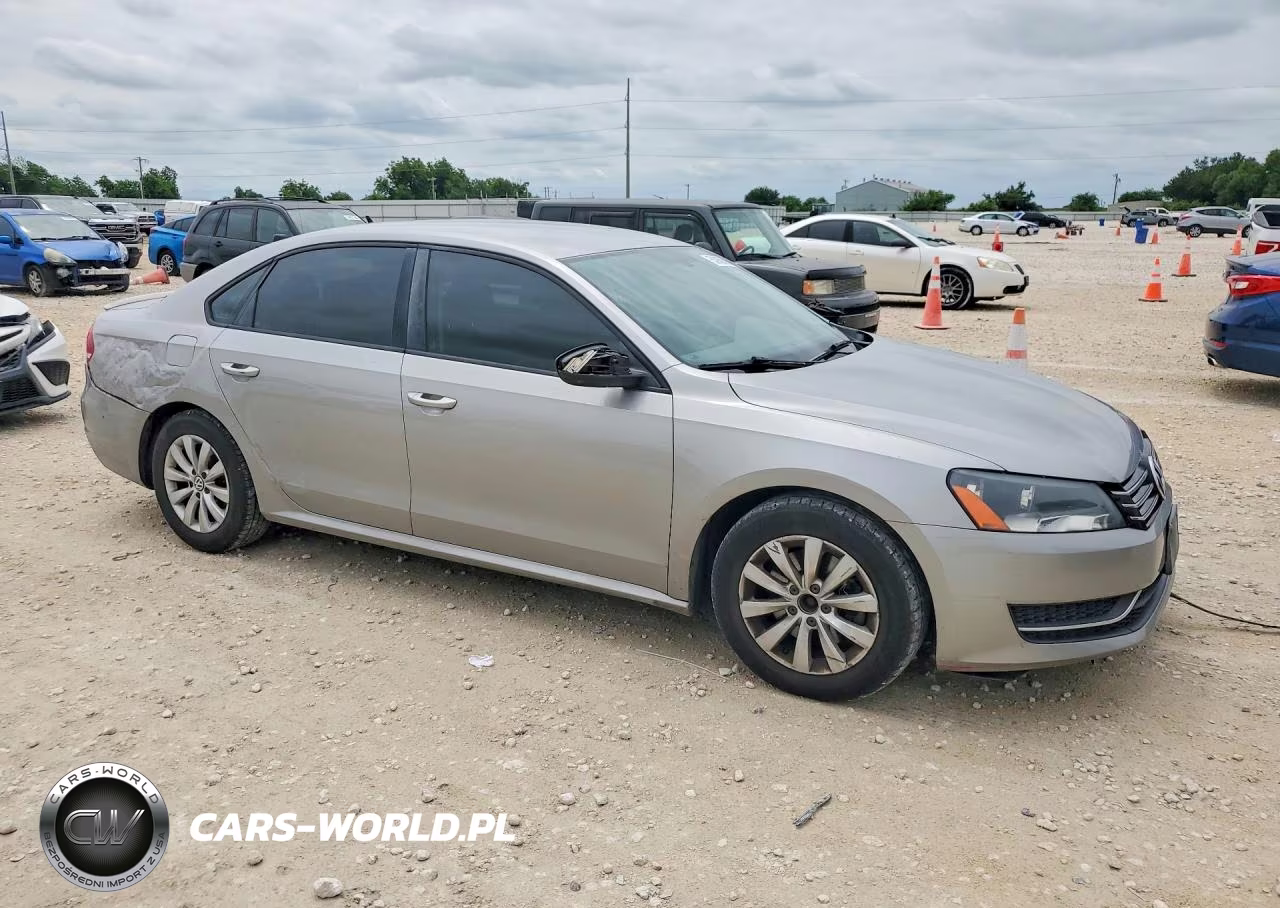 2012 Volkswagen Passat S VIN:1VWAH7A39CC066142 - 4