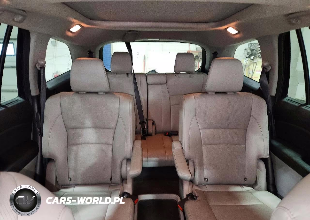2018 Honda Pilot Elite VIN:5FNYF6H07JB023268 - 10