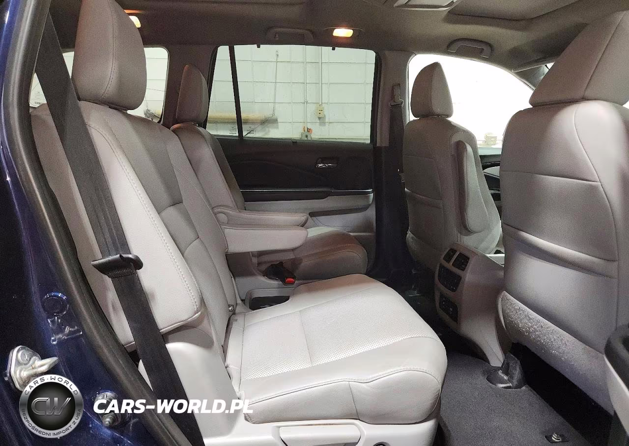 2018 Honda Pilot Elite VIN:5FNYF6H07JB023268 - 11