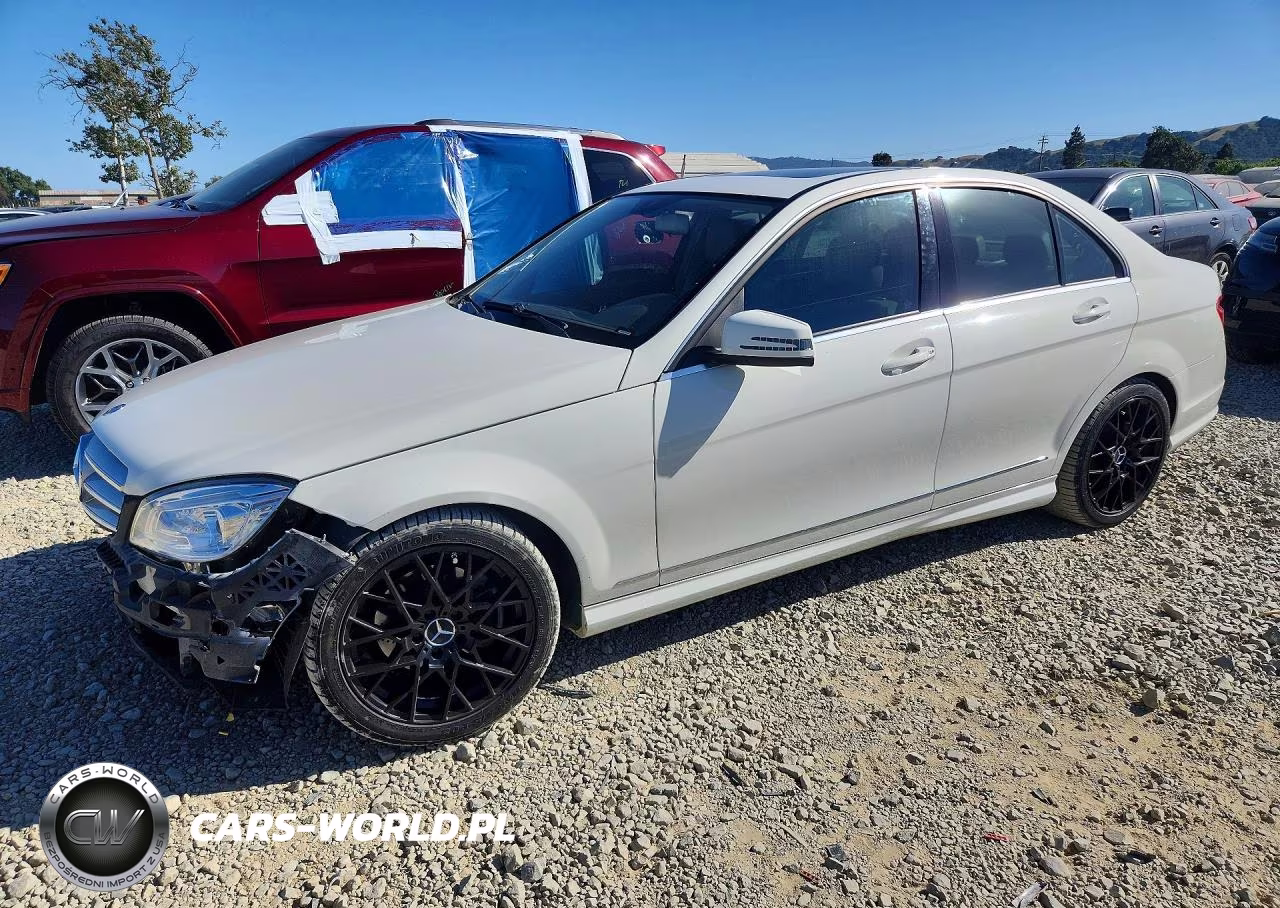 2010 Mercedes-Benz C 300 – zdjęcie 1 z 13
