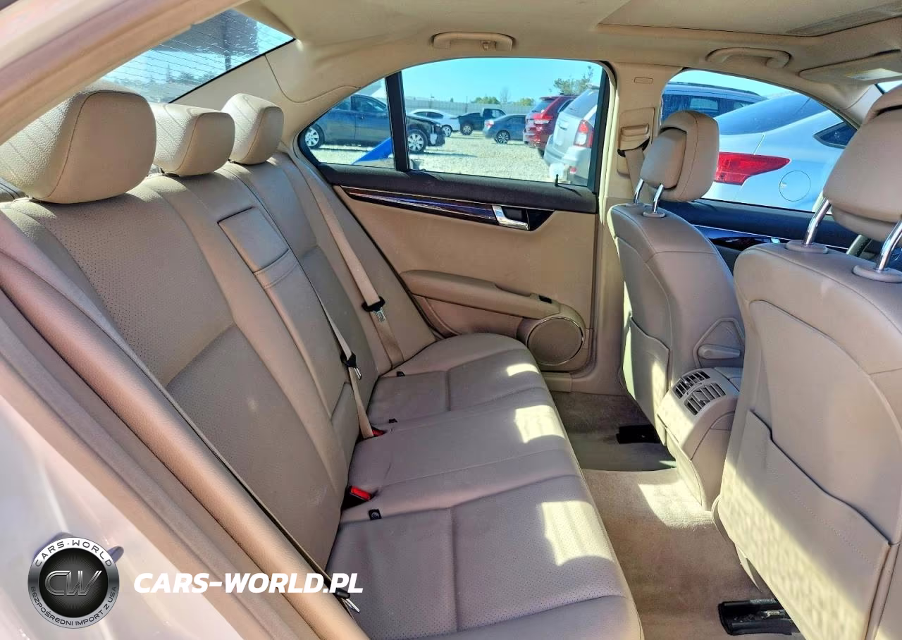 2010 Mercedes-Benz C 300 VIN:WDDGF5EB6AR119226 - 10