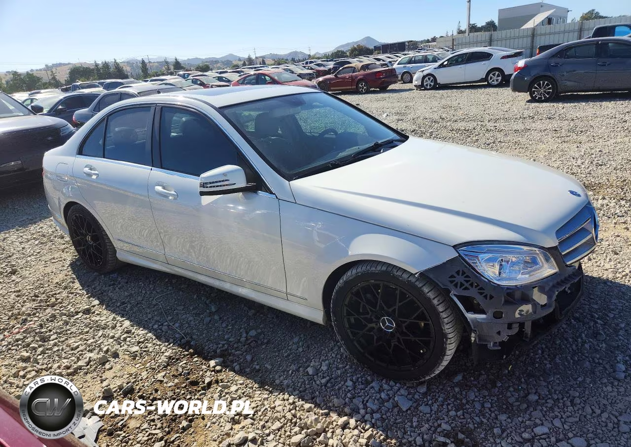 2010 Mercedes-Benz C 300 VIN:WDDGF5EB6AR119226 - 4