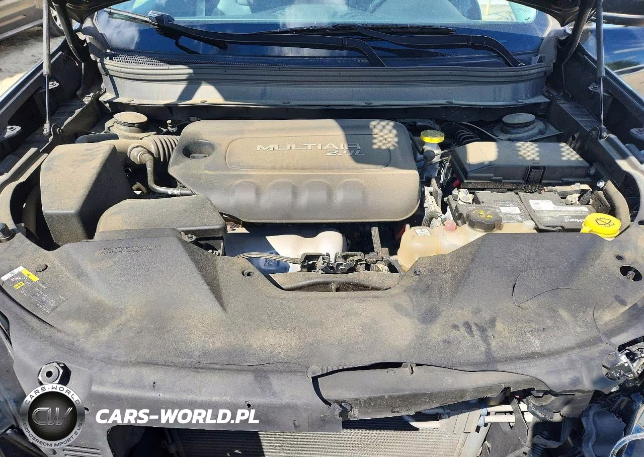 2019 Jeep Cherokee Latitude Plus VIN:1C4PJLLB4KD143961 - 12