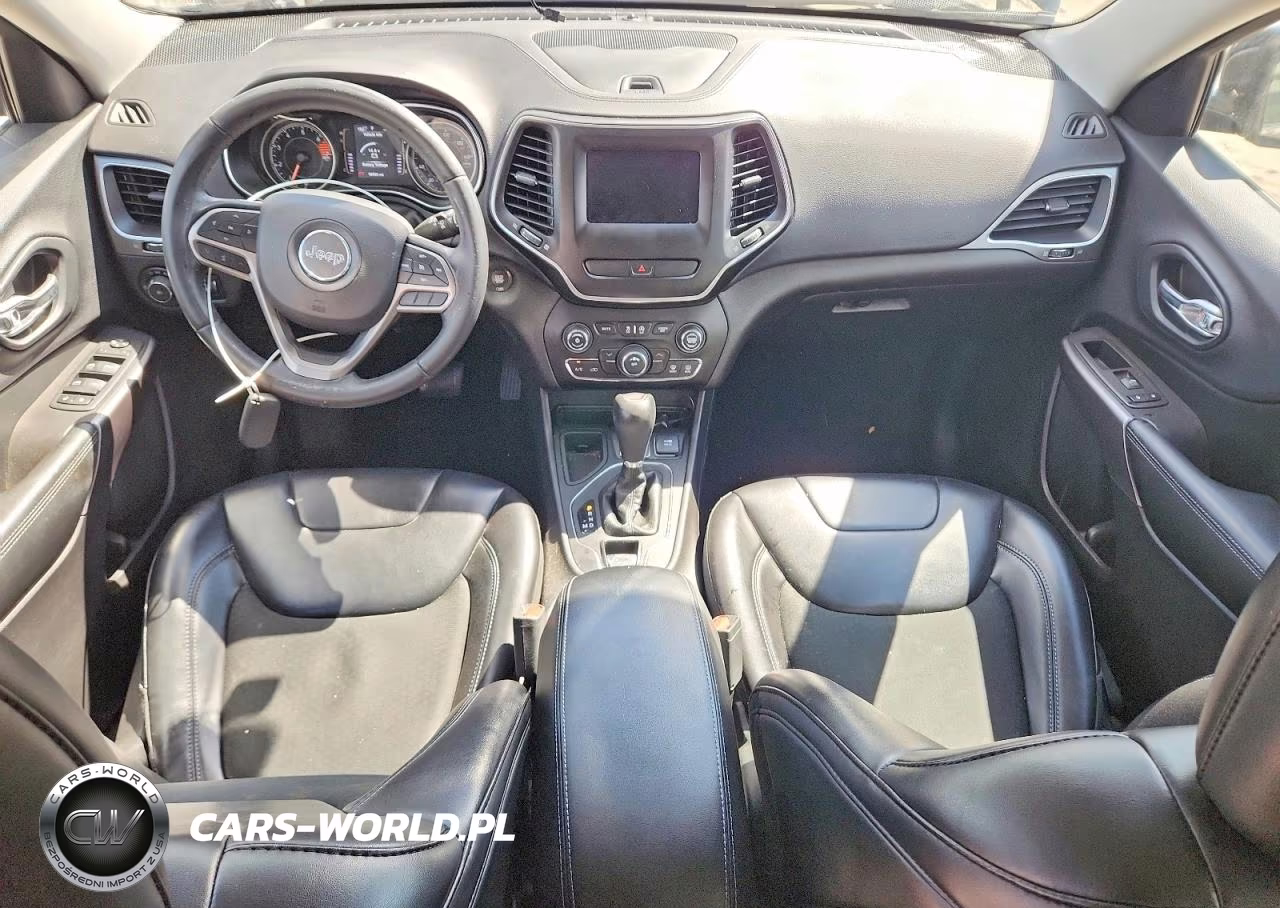 2019 Jeep Cherokee Latitude Plus VIN:1C4PJLLB4KD143961 - 8
