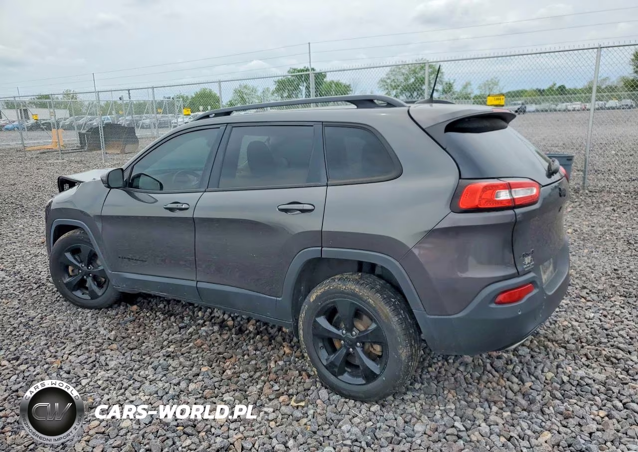 2016 Jeep Cherokee Latitude VIN:1C4PJMCS4GW166335 - 2