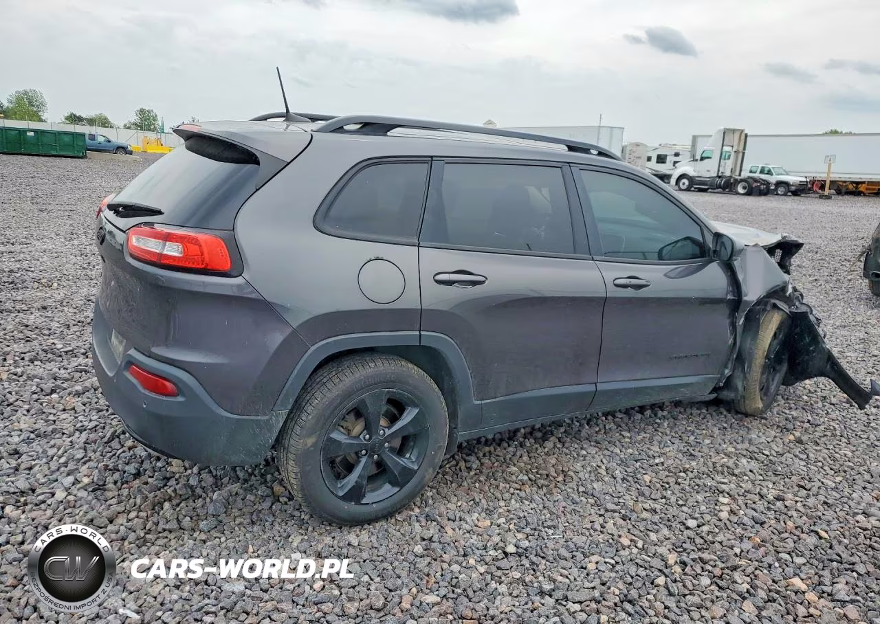 2016 Jeep Cherokee Latitude VIN:1C4PJMCS4GW166335 - 3