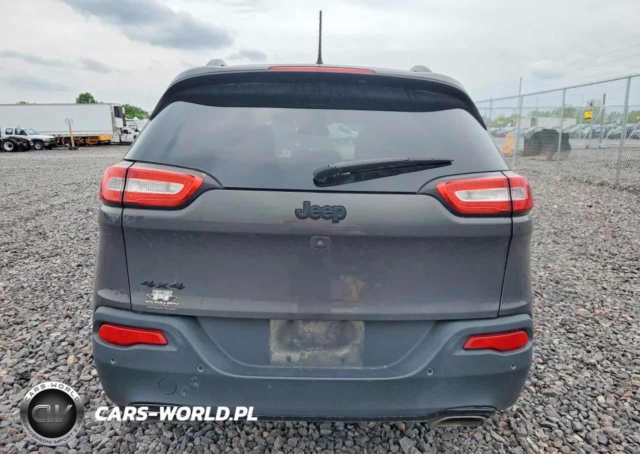 2016 Jeep Cherokee Latitude VIN:1C4PJMCS4GW166335 - 6