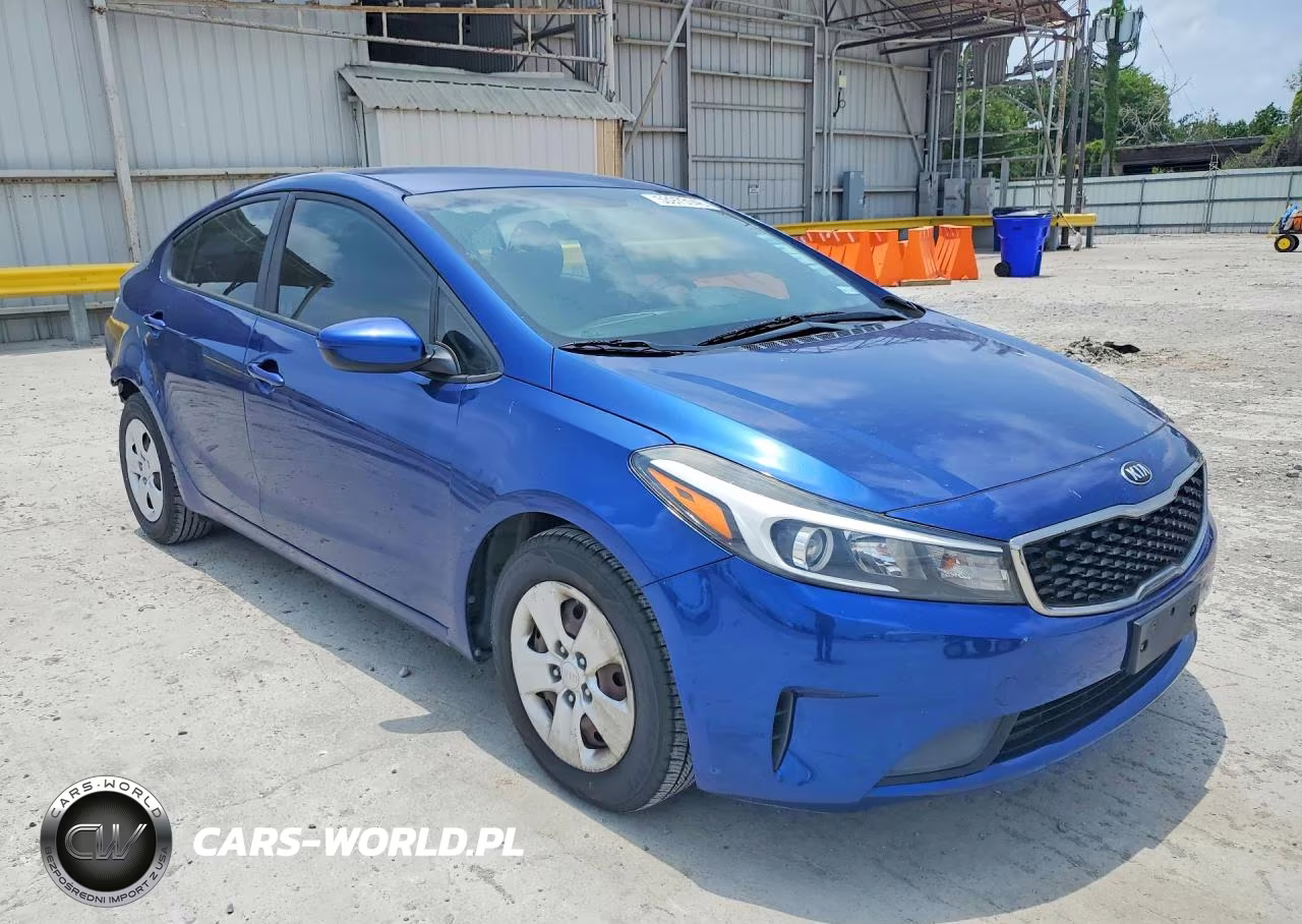 2018 Kia Forte Lx VIN:3KPFK4A77JE254840 - 4