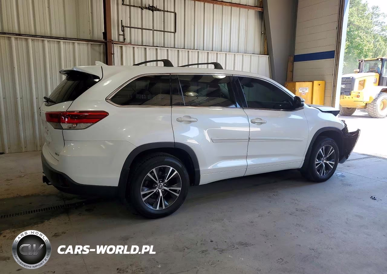 2017 Toyota Highlander Le Plus VIN:5TDBZRFH0HS481375 - 3