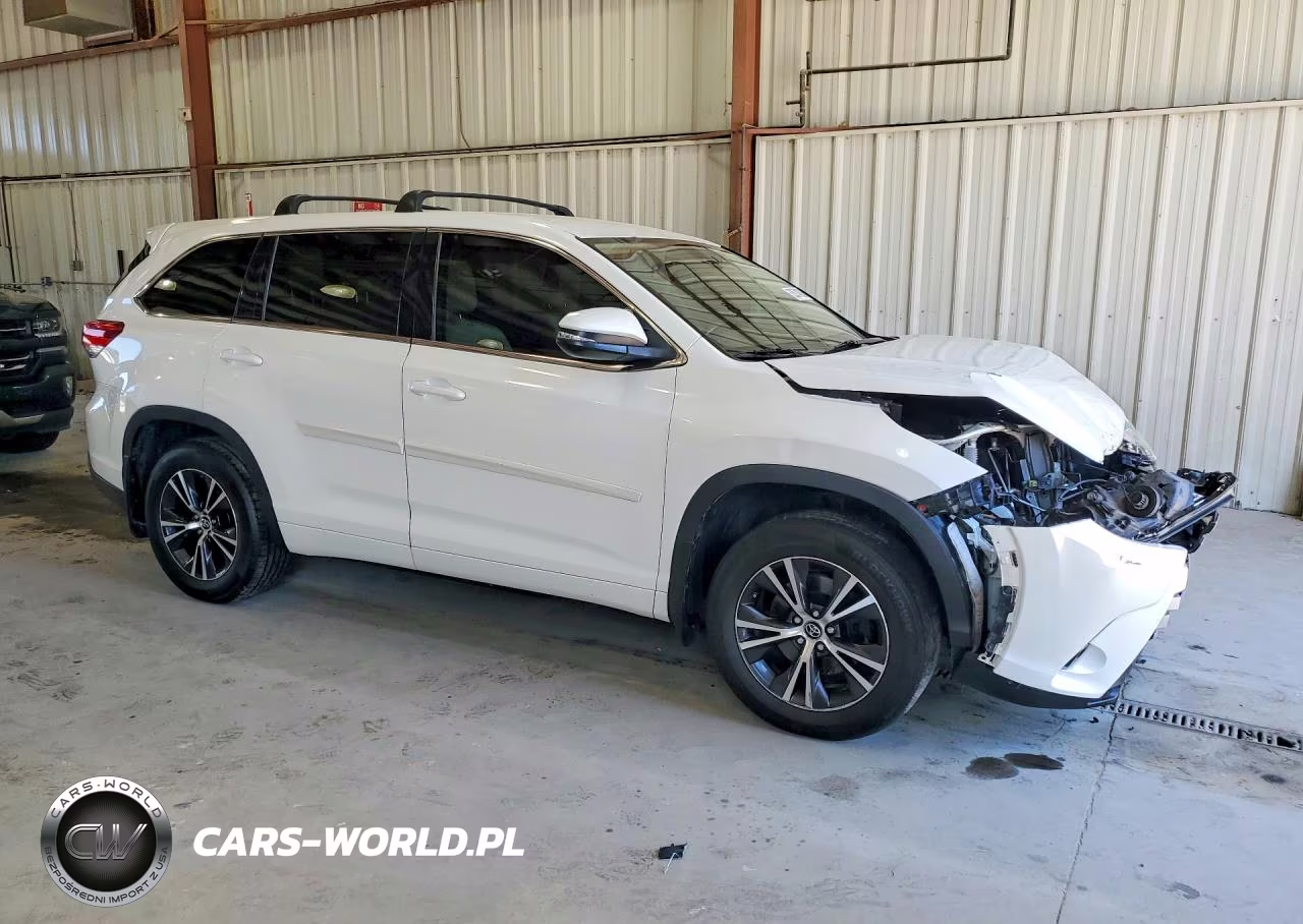 2017 Toyota Highlander Le Plus VIN:5TDBZRFH0HS481375 - 4
