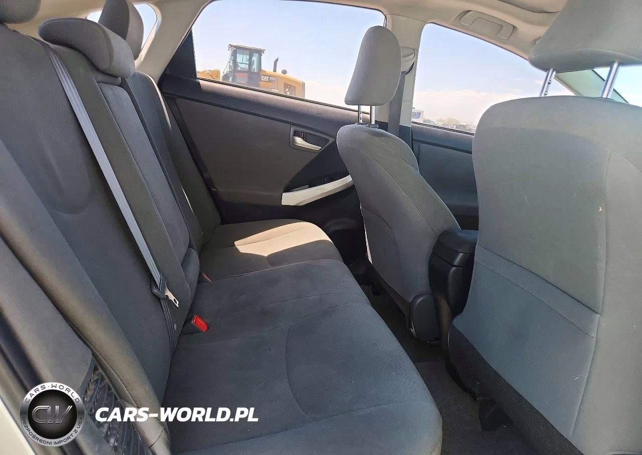 2014 Toyota Prius Three VIN:JTDKN3DU5E1773878 - 10