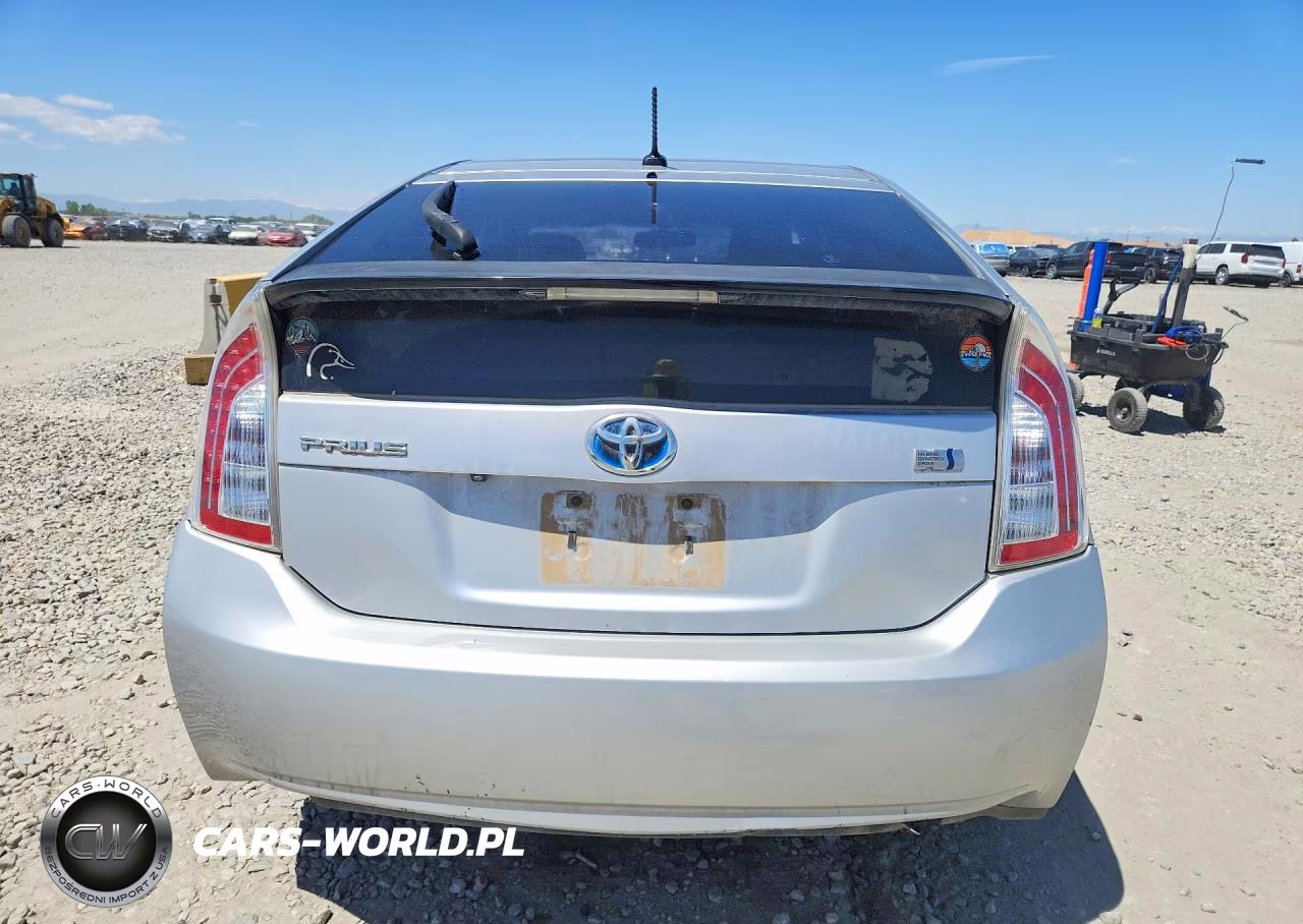 2014 Toyota Prius Three VIN:JTDKN3DU5E1773878 - 6
