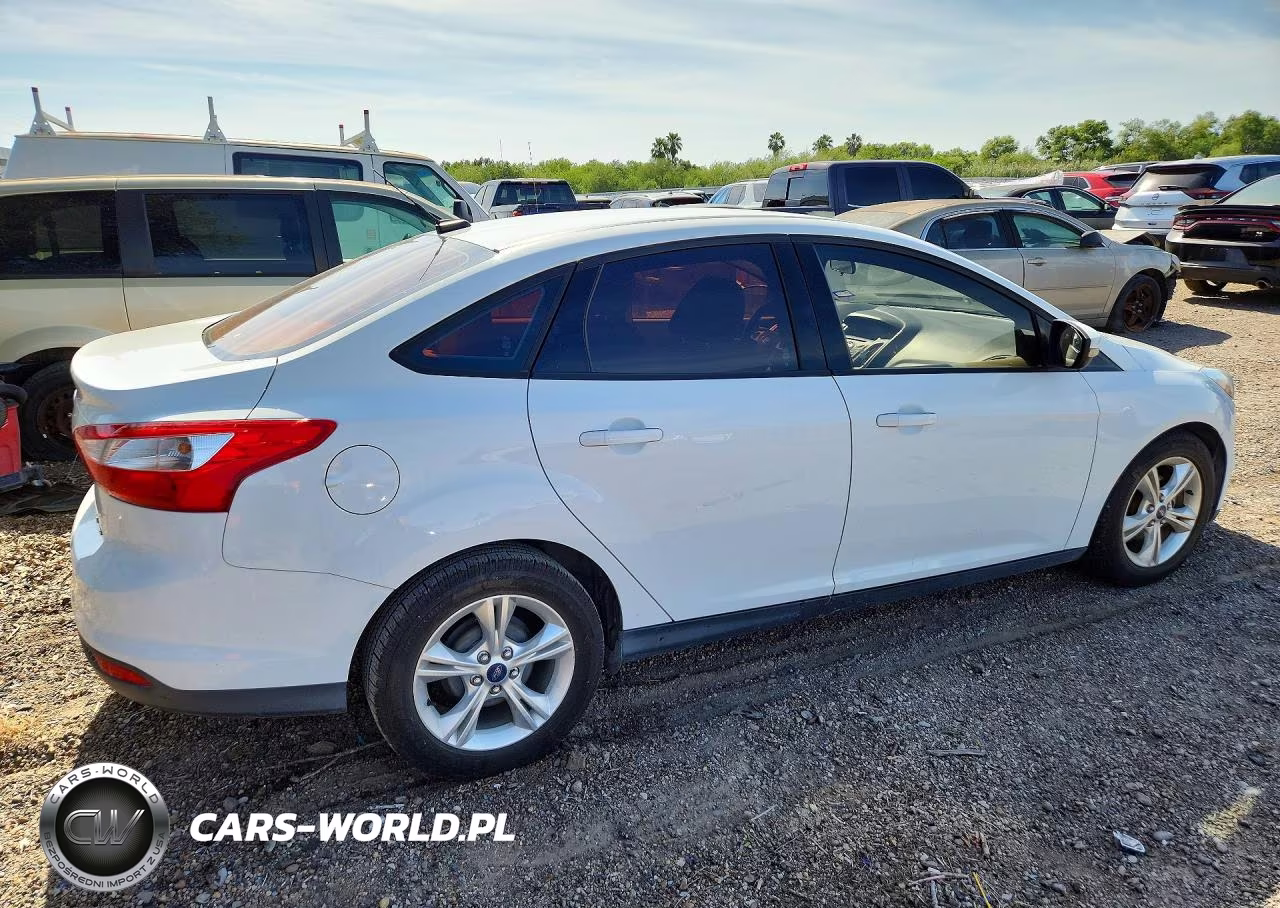 2013 Ford Focus Se VIN:1FADP3F25DL351827 - 3