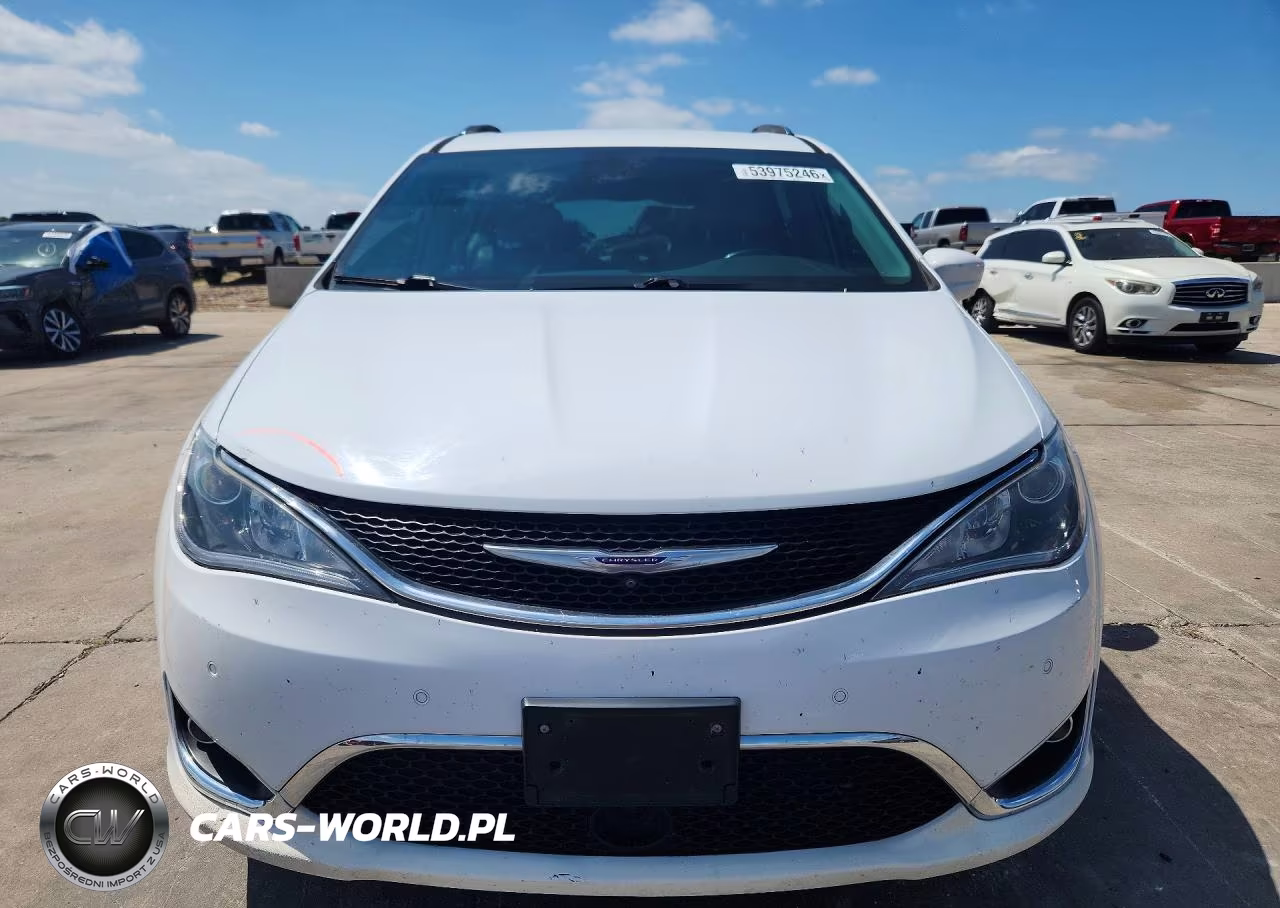 2019 Chrysler Pacifica Touring L Plus VIN:2C4RC1EG7KR549956 - 5