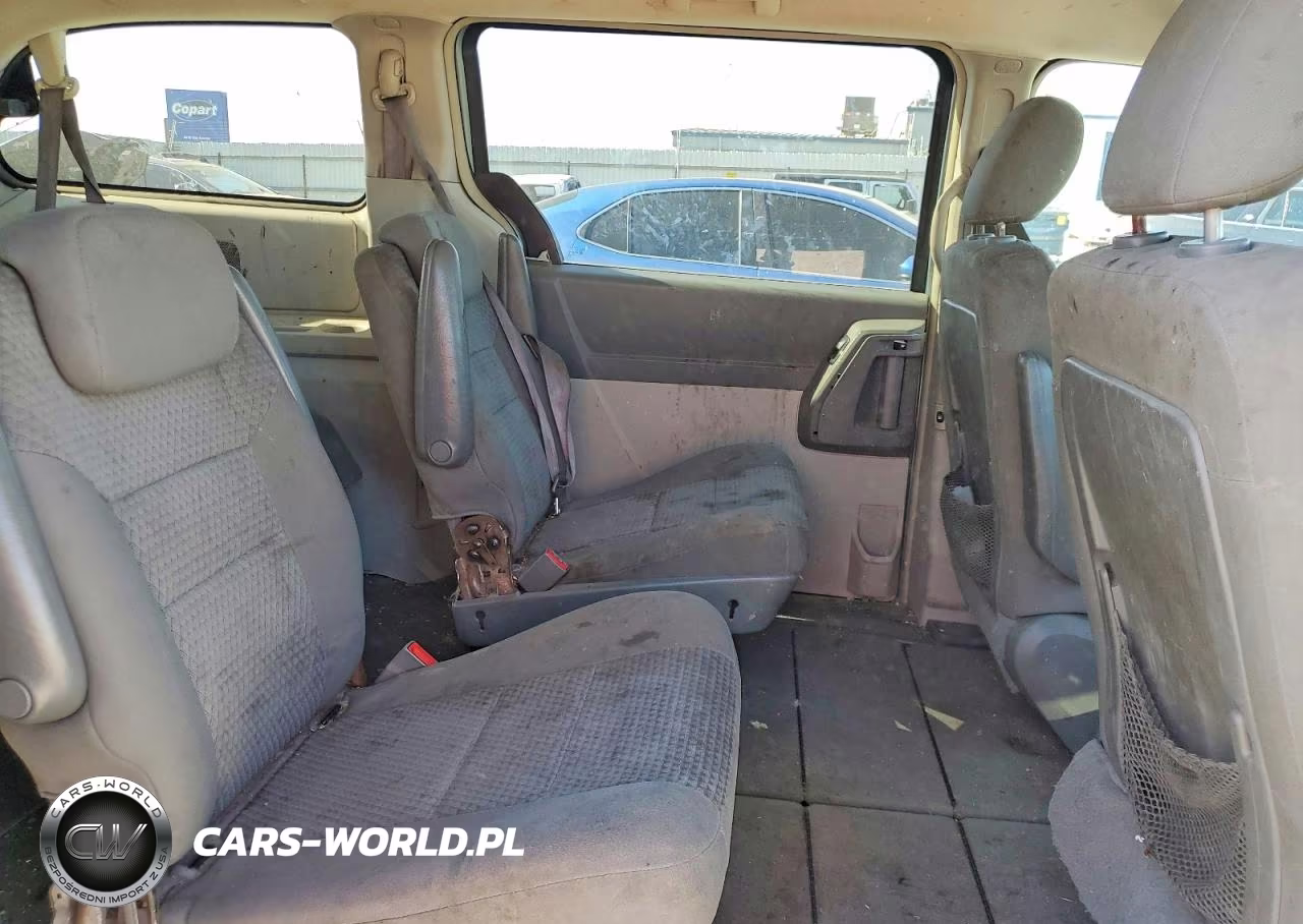 2010 Chrysler Town & Country Touring VIN:2A4RR5D17AR243514 - 10