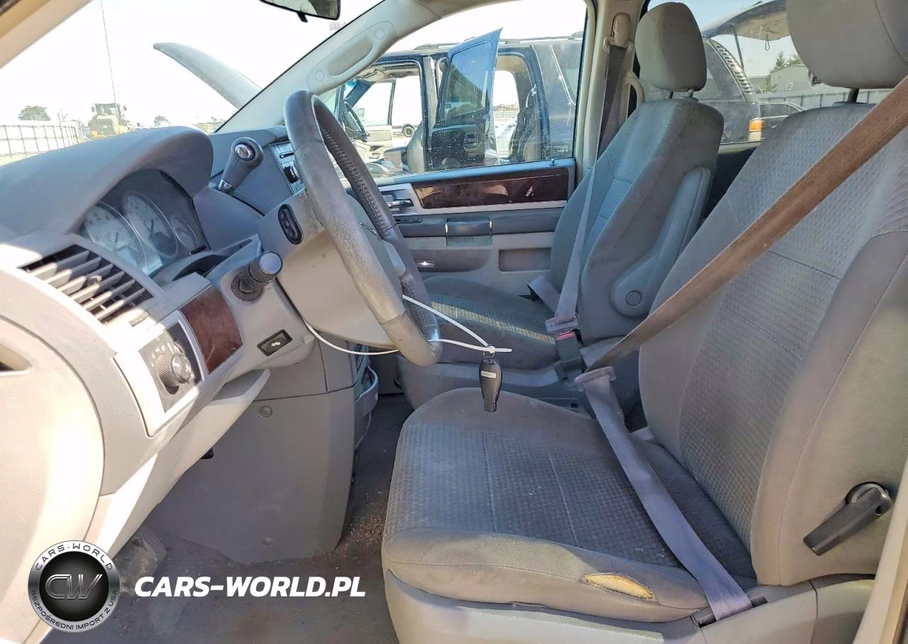 2010 Chrysler Town & Country Touring VIN:2A4RR5D17AR243514 - 7