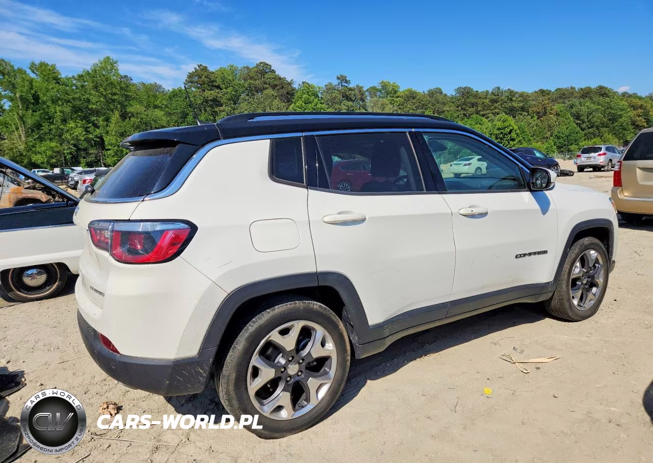 2018 Jeep Compass VIN:3C4NJCCB6JT240305 - 3