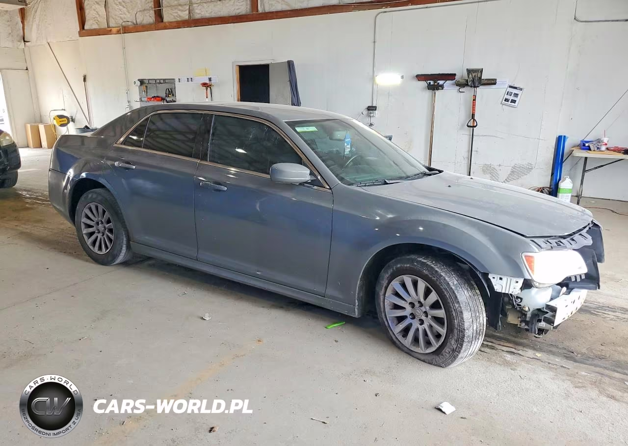 2012 Chrysler 300 VIN:2C3CCAAG7CH312715 - 4