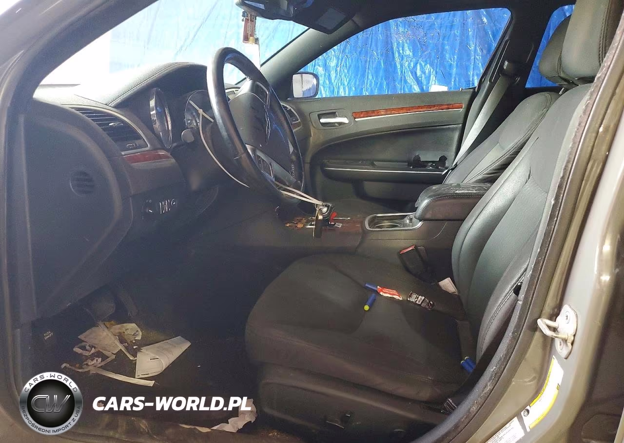 2012 Chrysler 300 VIN:2C3CCAAG7CH312715 - 7