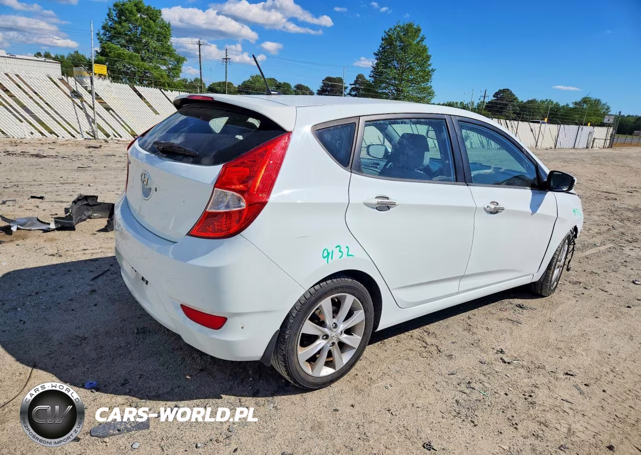 2013 Hyundai Accent Se VIN:KMHCU5AE7DU070274 - 3