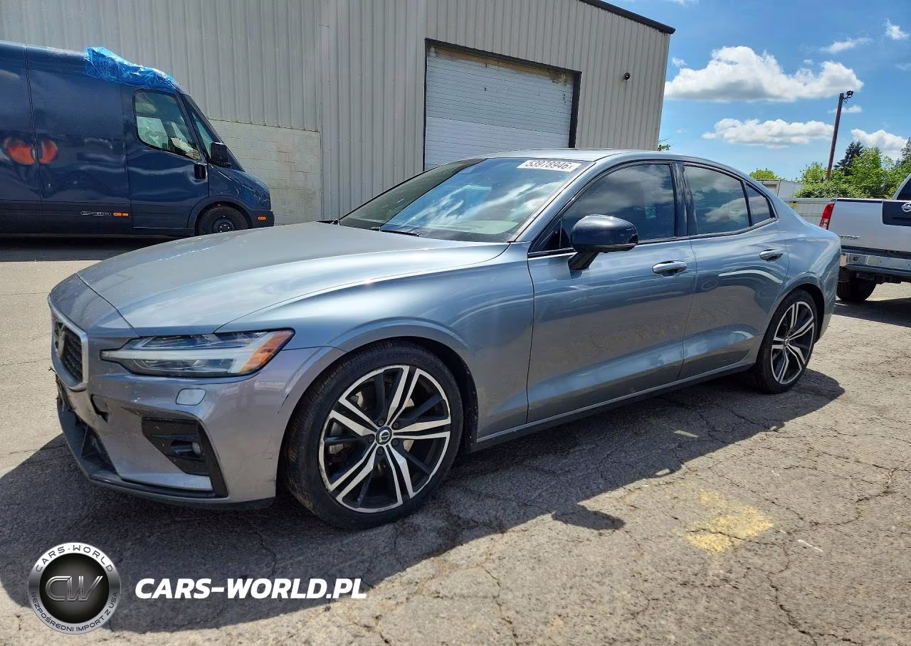 2019 Volvo S60 T6 R-Design