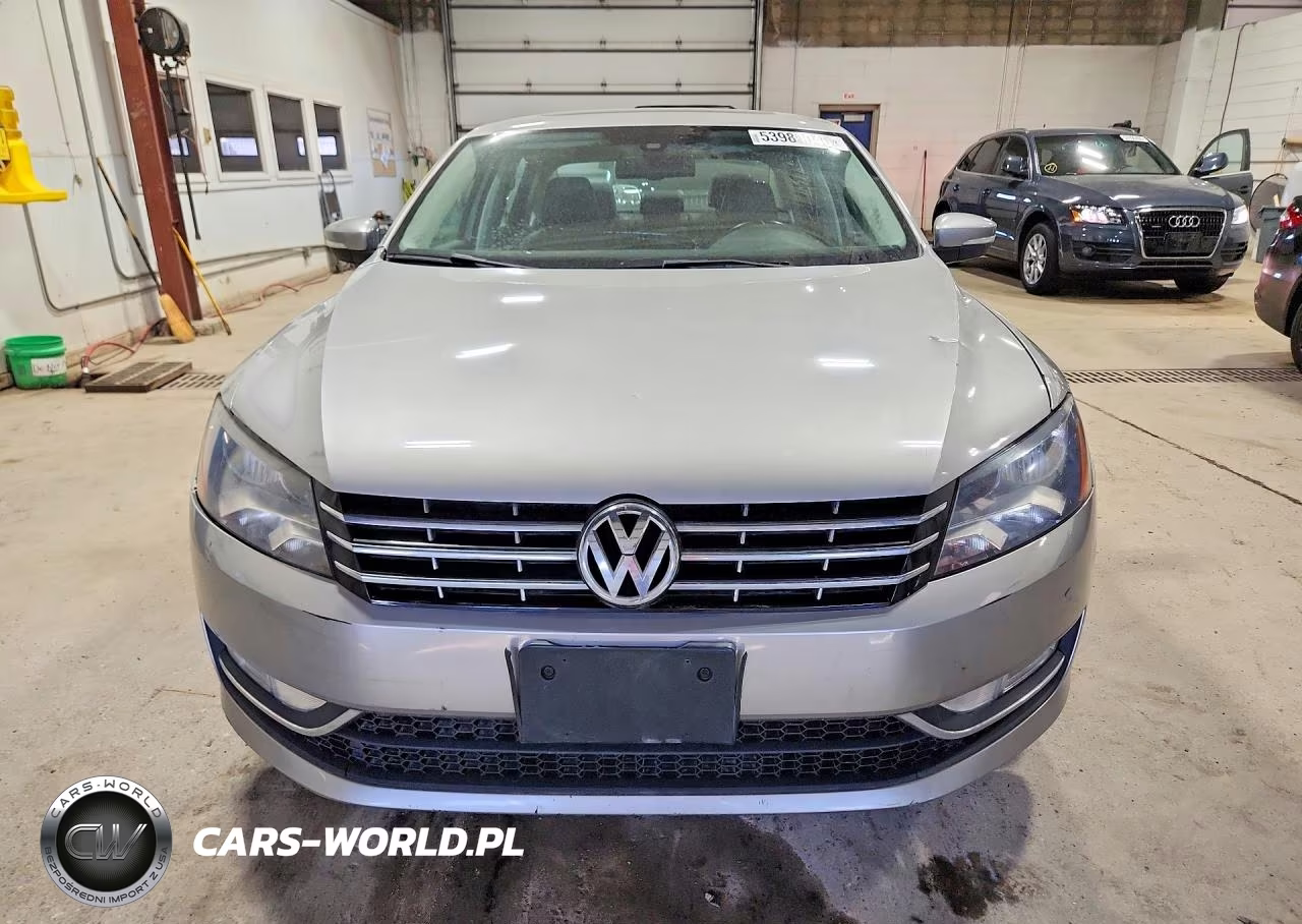 2014 Volkswagen Passat Sel VIN:1VWCN7A36EC062070 - 5