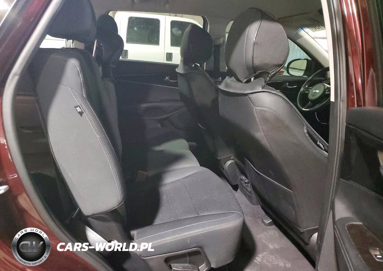2018 Kia Sorento Lx VIN:5XYPGDA39JG396256 - 11