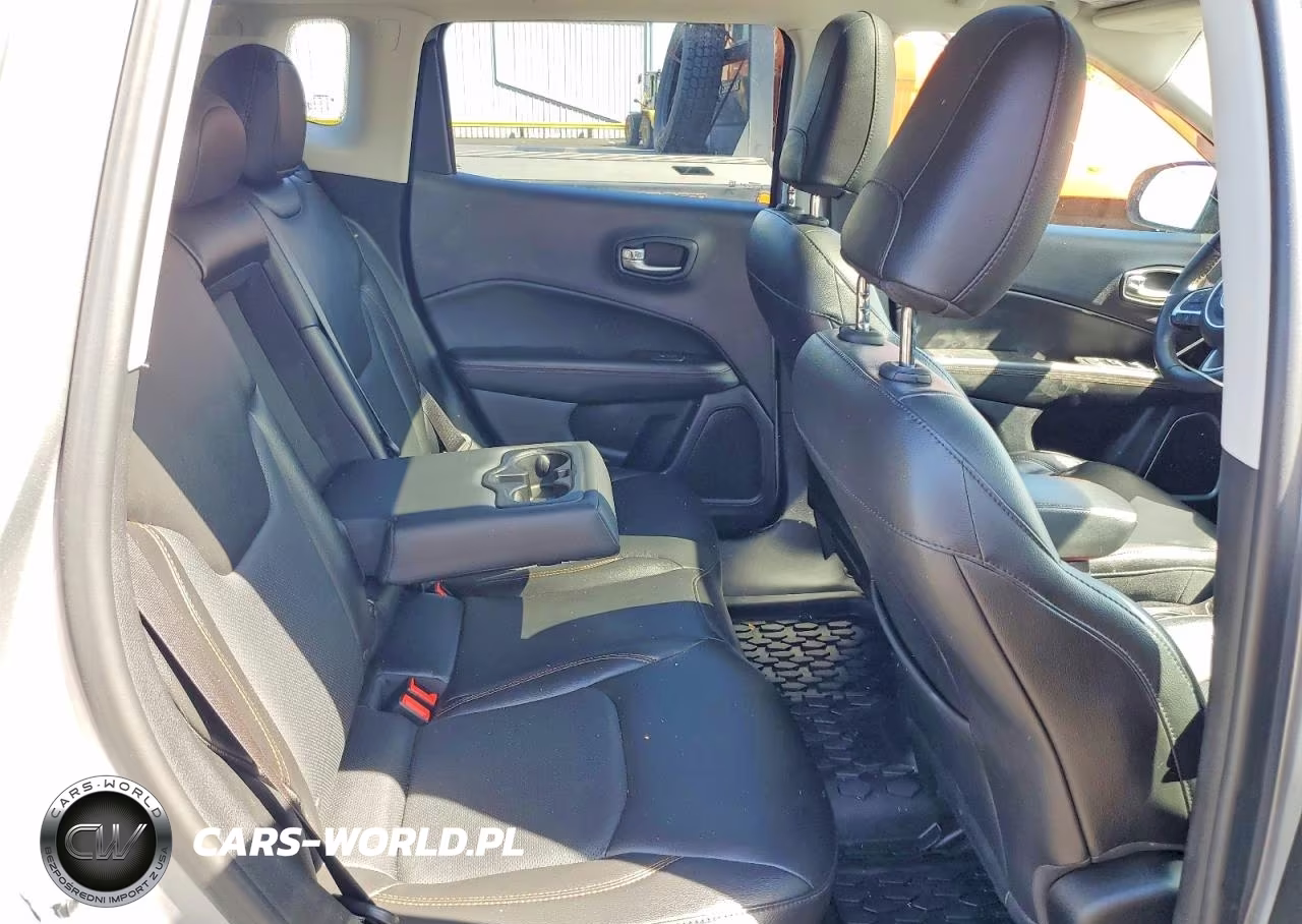 2018 Jeep Compass Limited VIN:3C4NJDCB9JT435420 - 10
