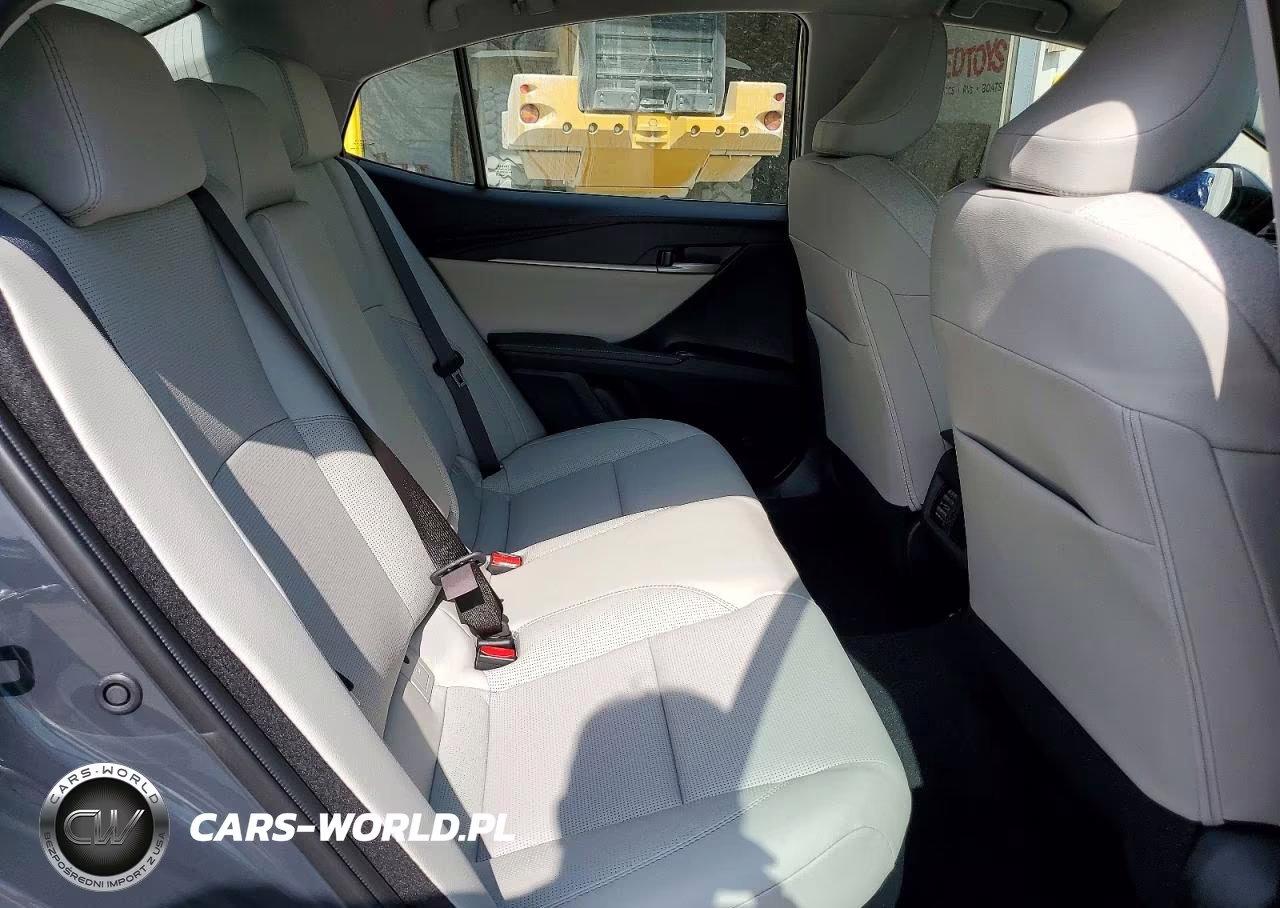 2026 Toyota Camry Xle VIN:4T1DAACK5TU728892 - 10