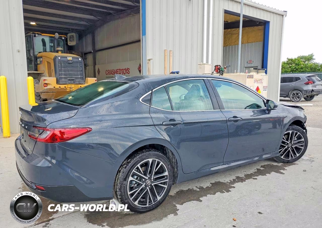 2026 Toyota Camry Xle VIN:4T1DAACK5TU728892 - 3