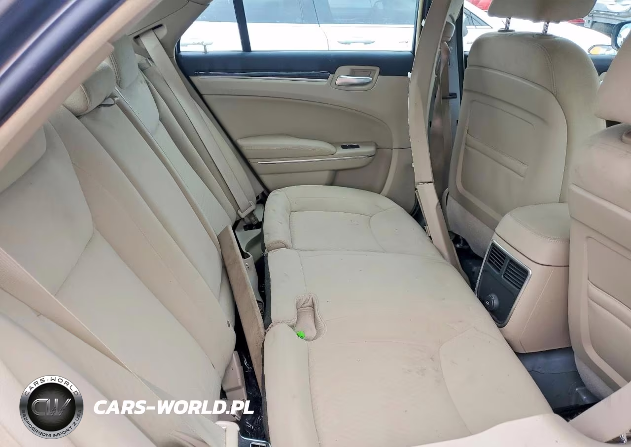 2012 Chrysler 300 VIN:2C3CCAAG9CH138419 - 10